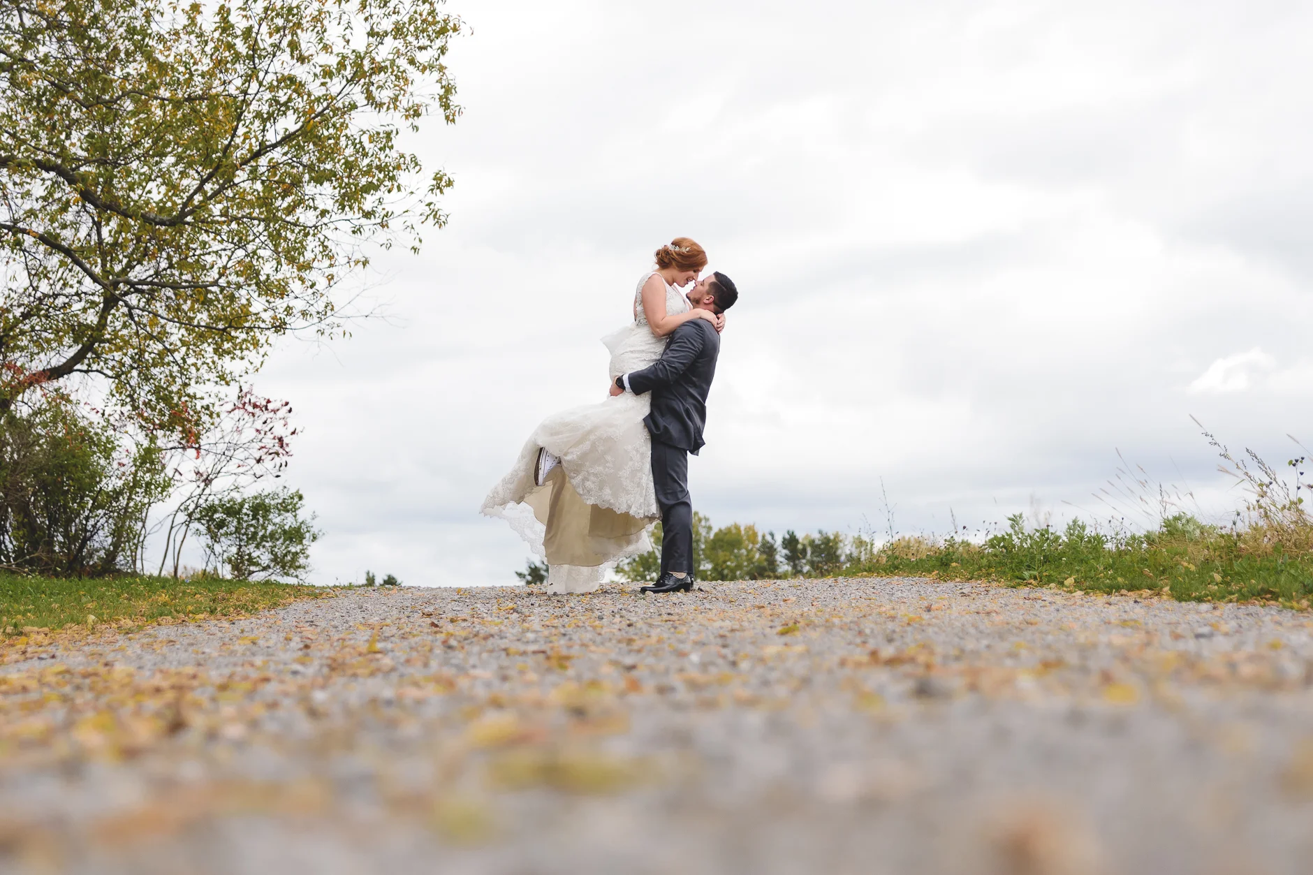 BuffaloWeddingPhotographerHayloft_042.jpg