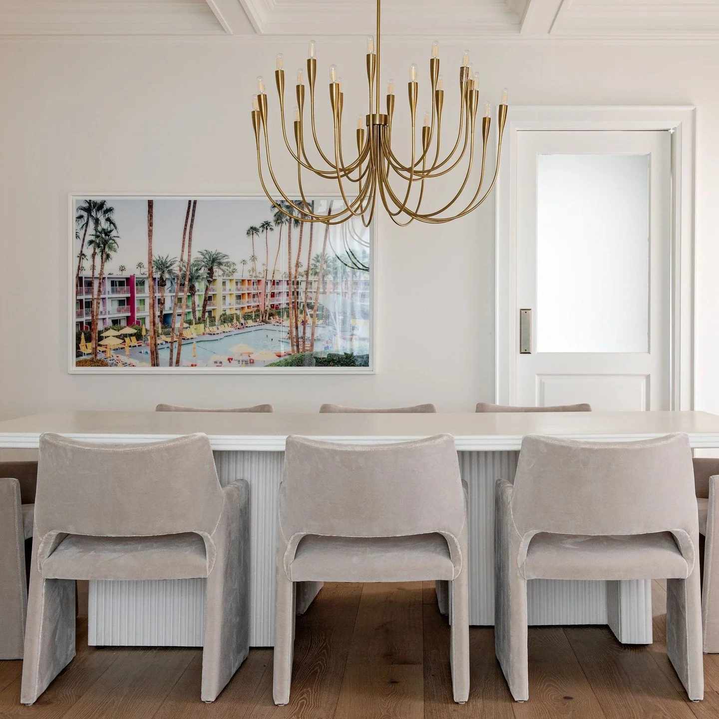 I like dining rooms with personality. It feels so good to have a meal with loved ones in a space that feels hip but also yummy and inviting. There's connection and shared moments through the act of sharing food... and there's something about loving t