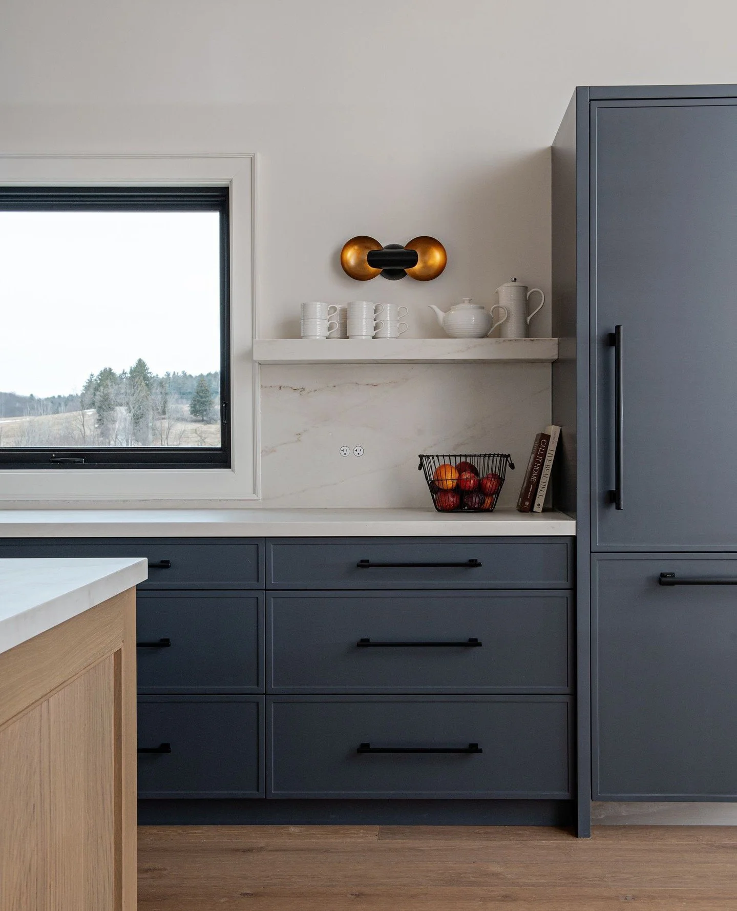 When we first discussed the design direction of this farm's kitchen, it quickly became a discussion of simplicity, and the beauty therein. We would not add more than we needed, and we'd keep it open and unfettered, so that all the quiet spaces, both 
