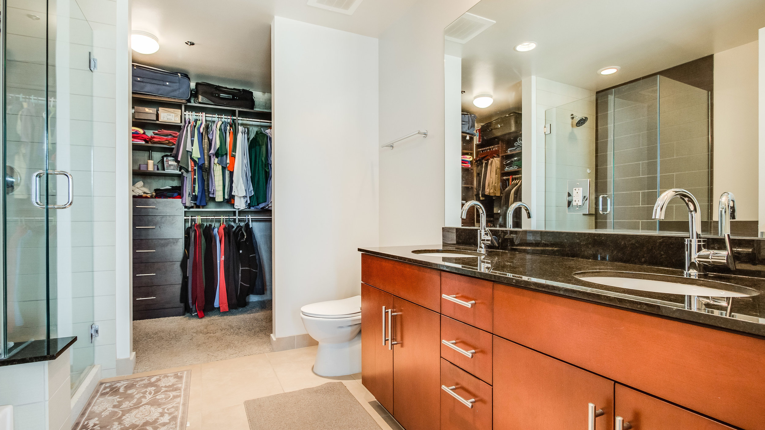 09 Master Bathroom.jpg