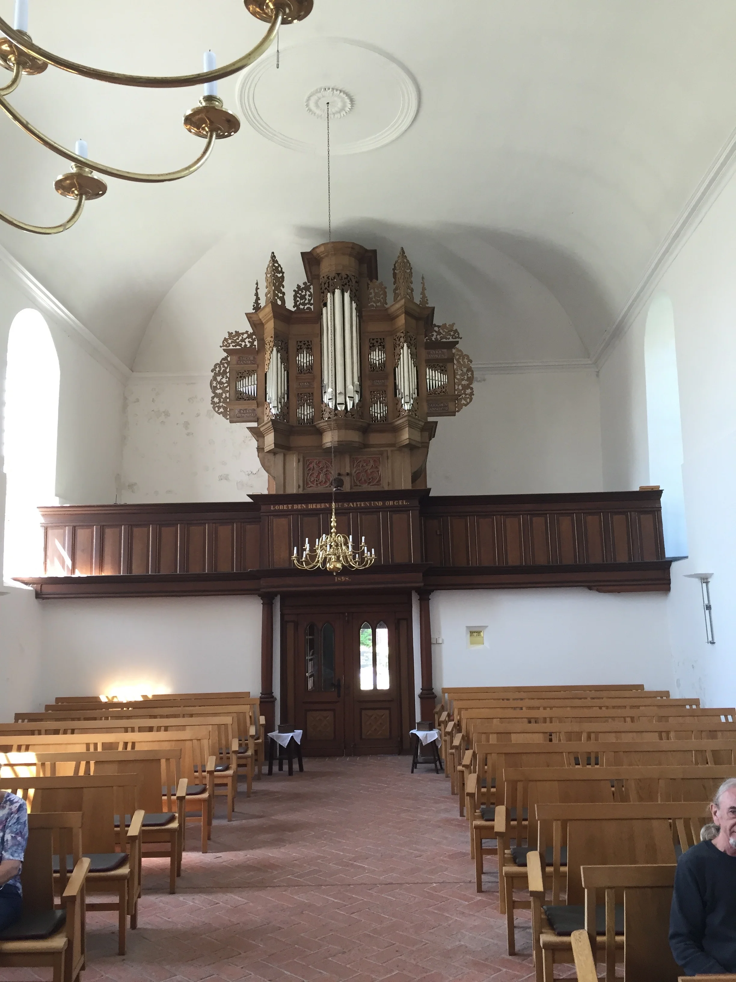 Thiemo Janssen, our Norden host, gives us a brief overview of the Grotjan organ in Pilsum.