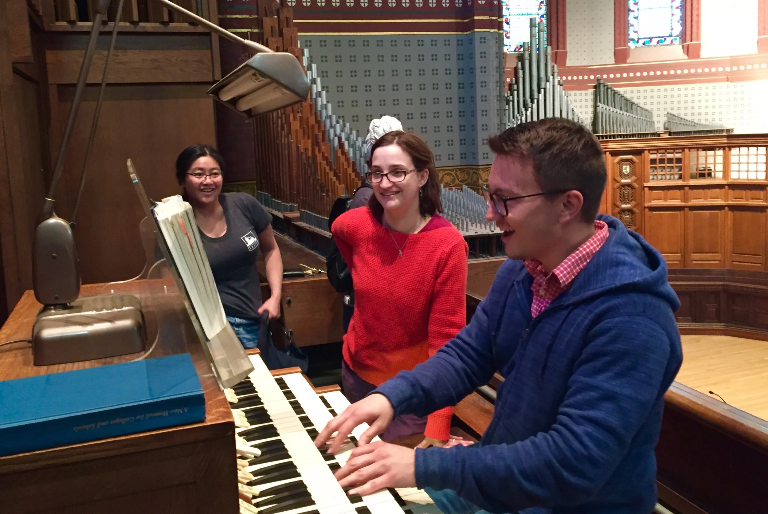 Corey De Tar plays the Holtkamp in Battell Chapel