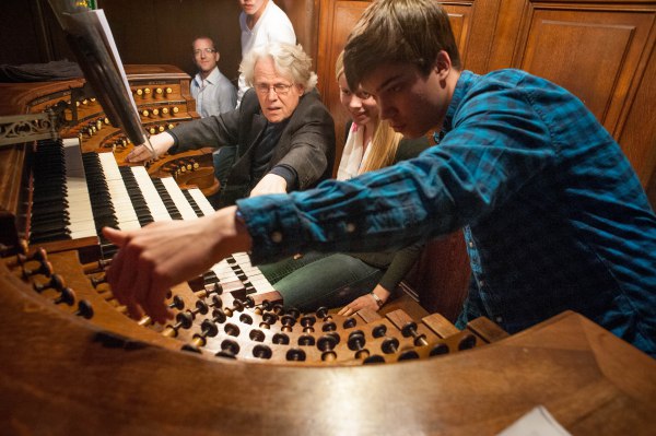 Laura plays Duruflé on the organ of Saint Sulpice.