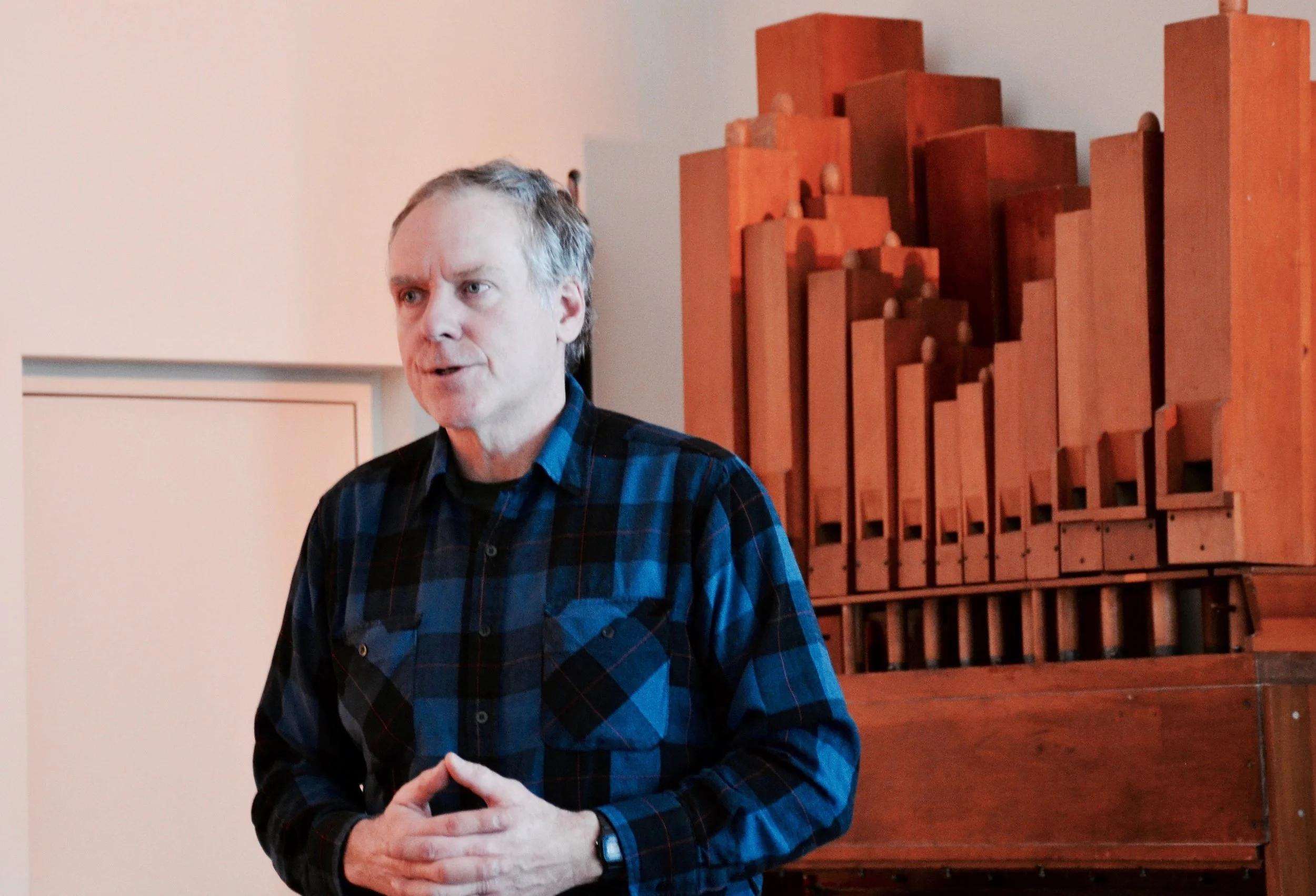 Norm Shanklin welcomes us to the music hall
