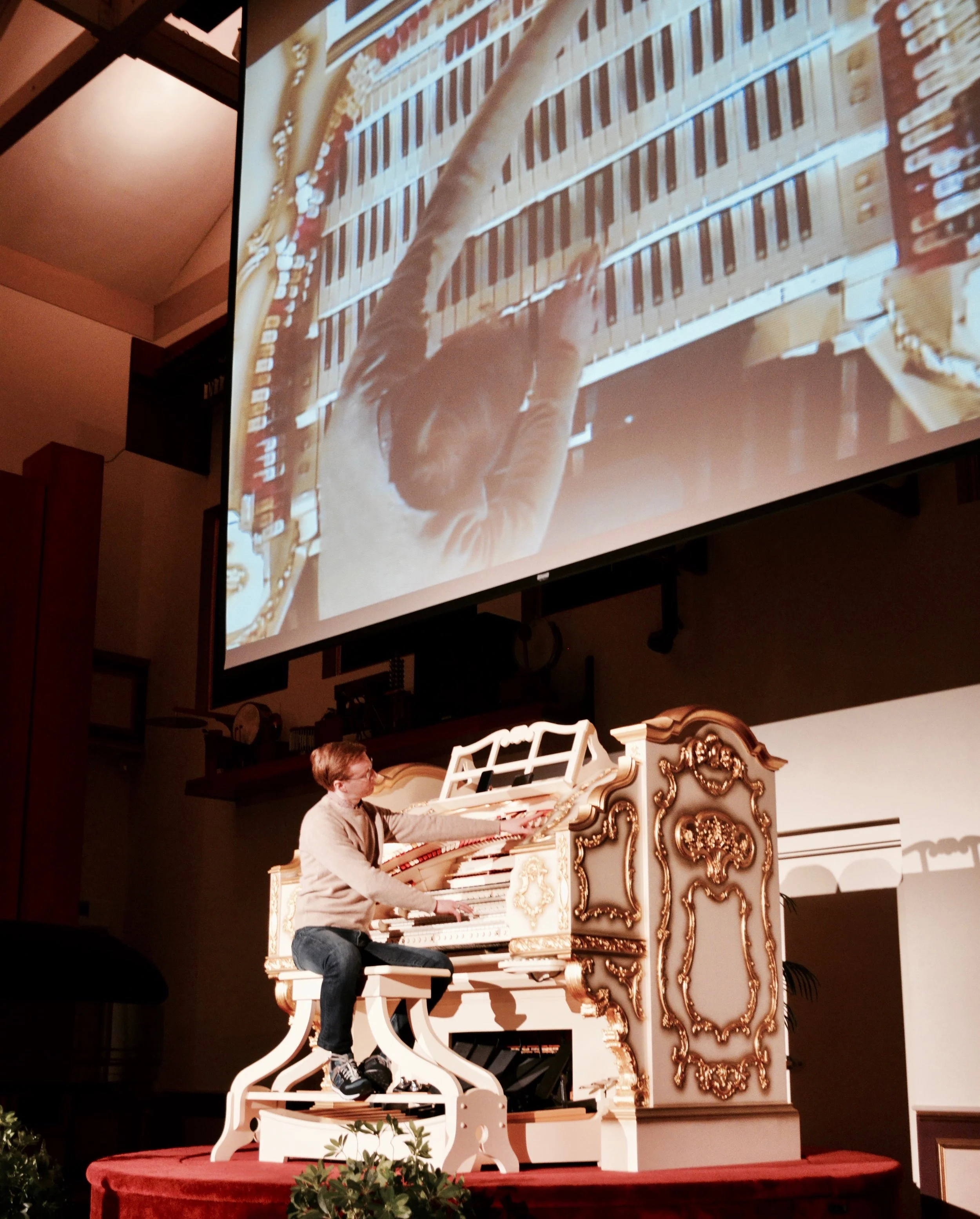 Jonathan Ortloff demonstrates the Wurlitzer