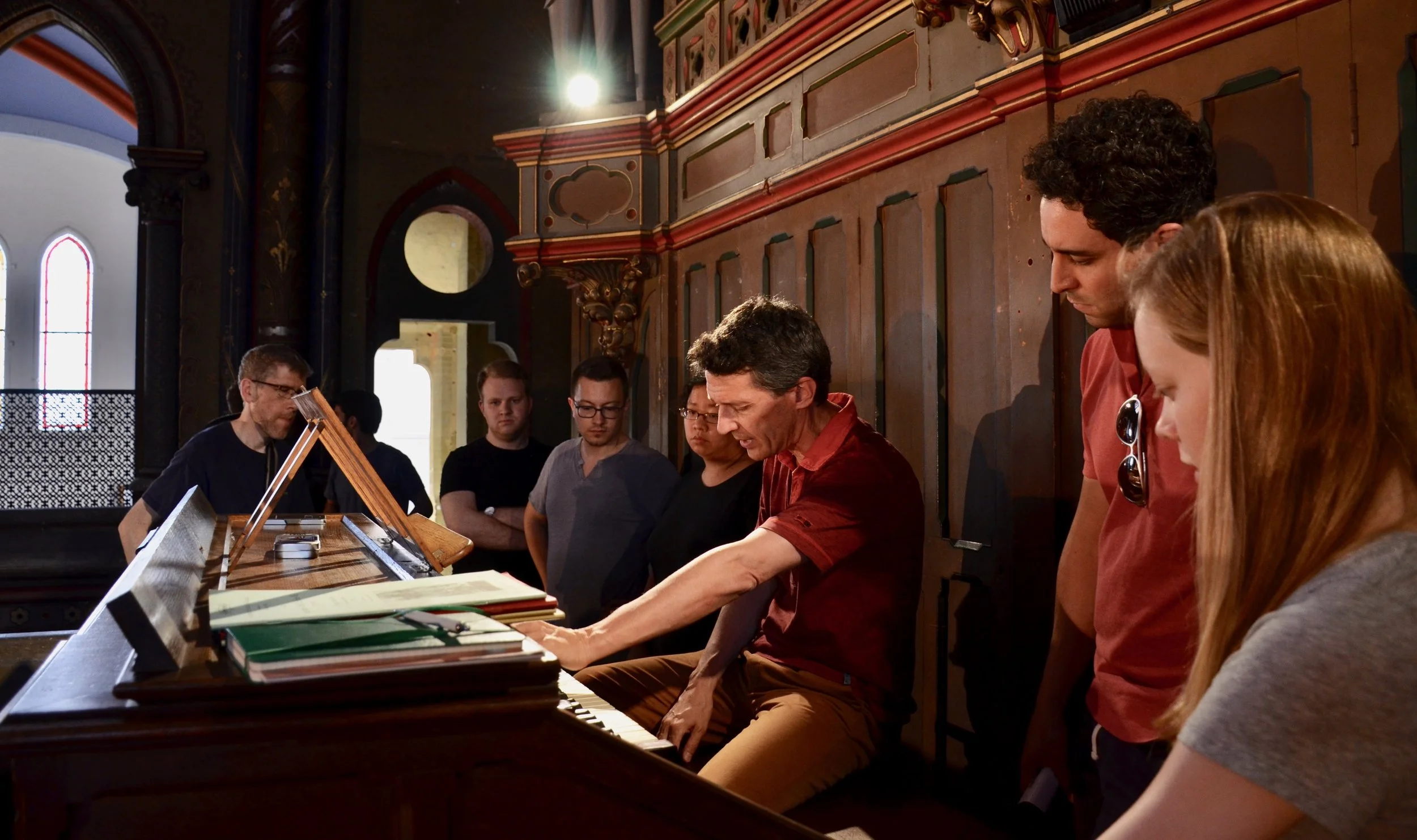 Yves Rechsteiner demonstrating the Cavaillé-Coll instrument in the Gésu Church, Toulouse.