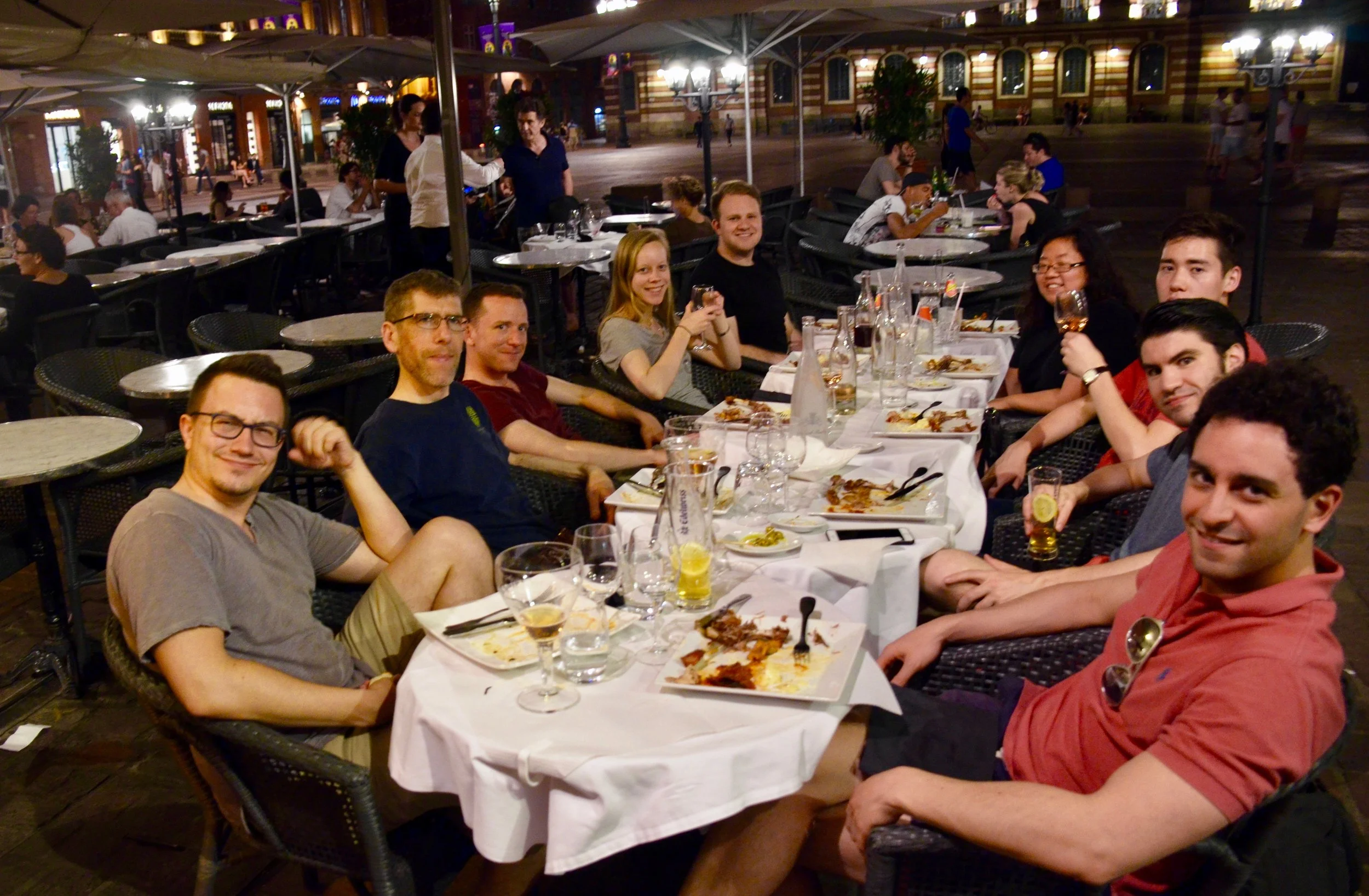 Boston Organ Studio members enjoy dinner on the square in Toulouse. 