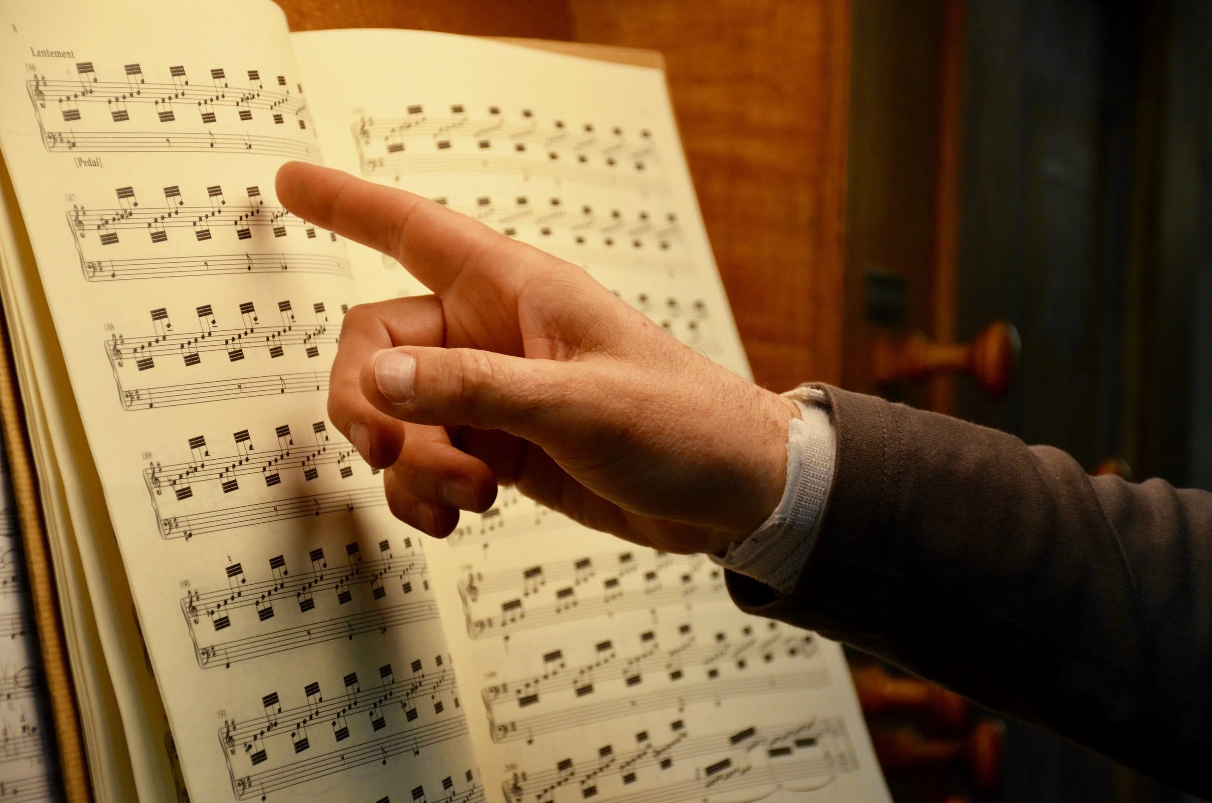 Jan Willem Jansen coaching Piece d'Orgue of Bach with Noel de Sa e Silva. 