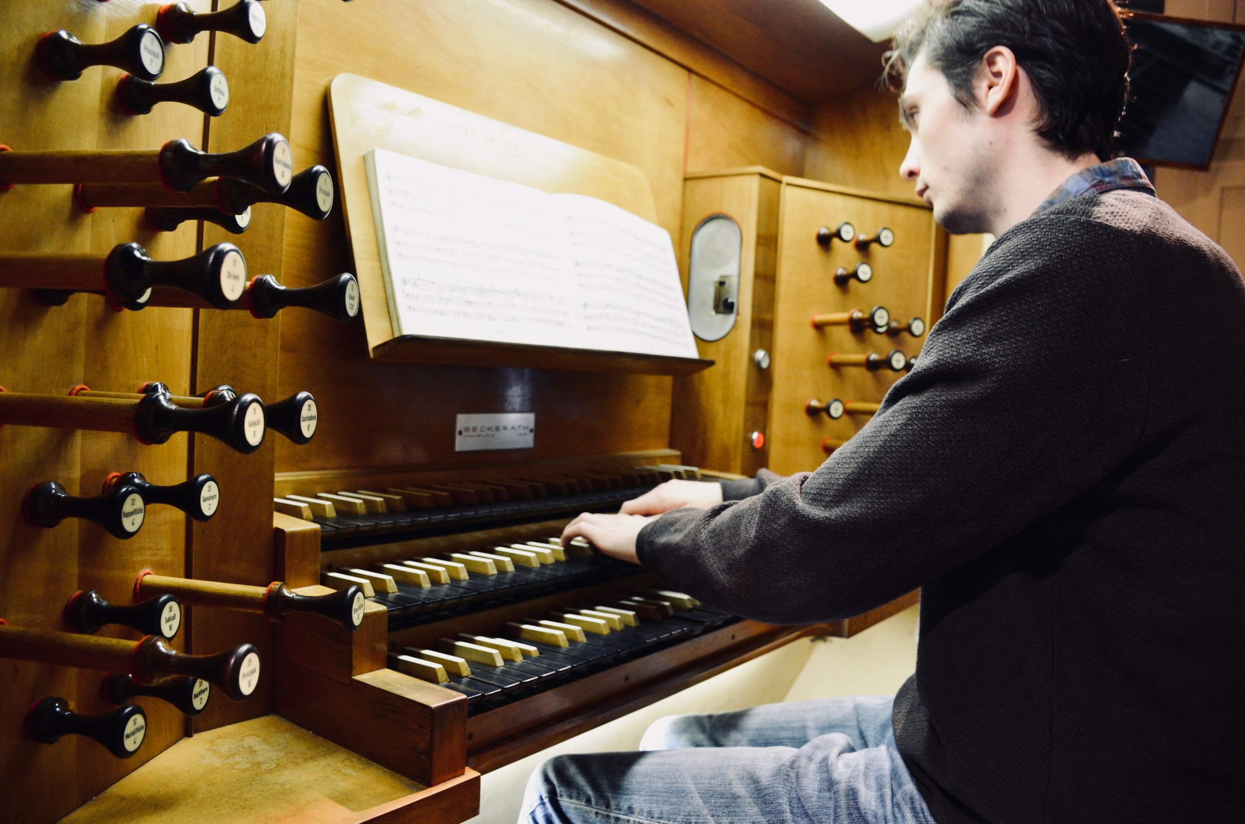  Elliot Parlin plays the Beckerath Organ, Church of the Immaculate Conception, Montreal.&nbsp; 