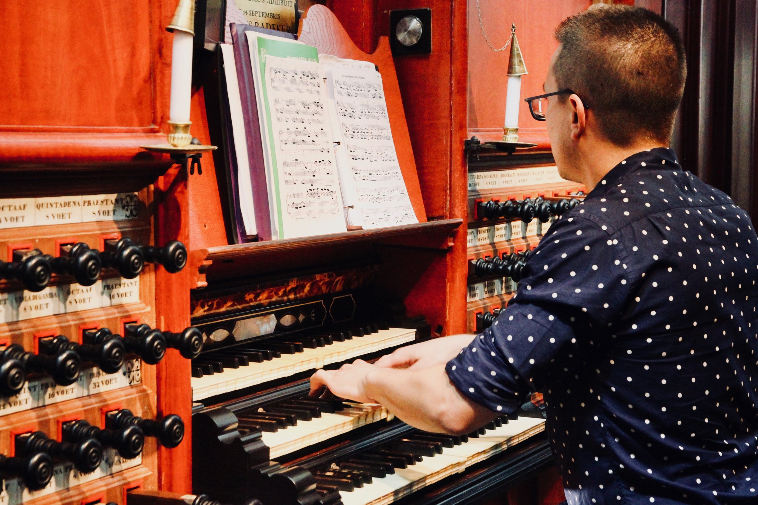  Corey De Tar plays the Muller organ in St-Bavo, Haarlem. Boston Organ Studio.  