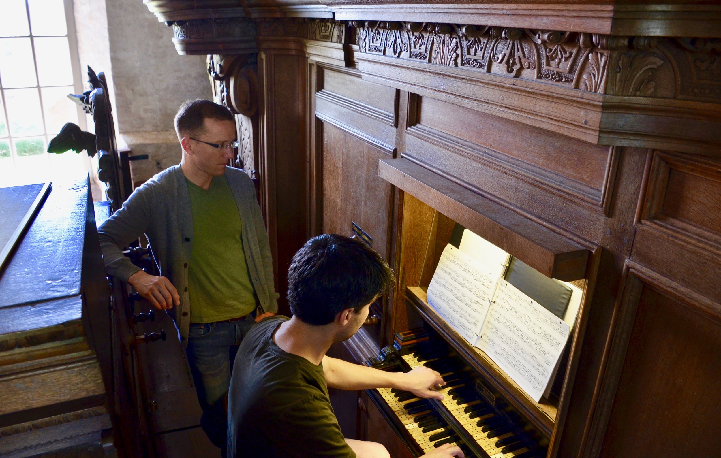  Brandon Santini plays the 1733 Hinsz Organ, Leens, Holland.  