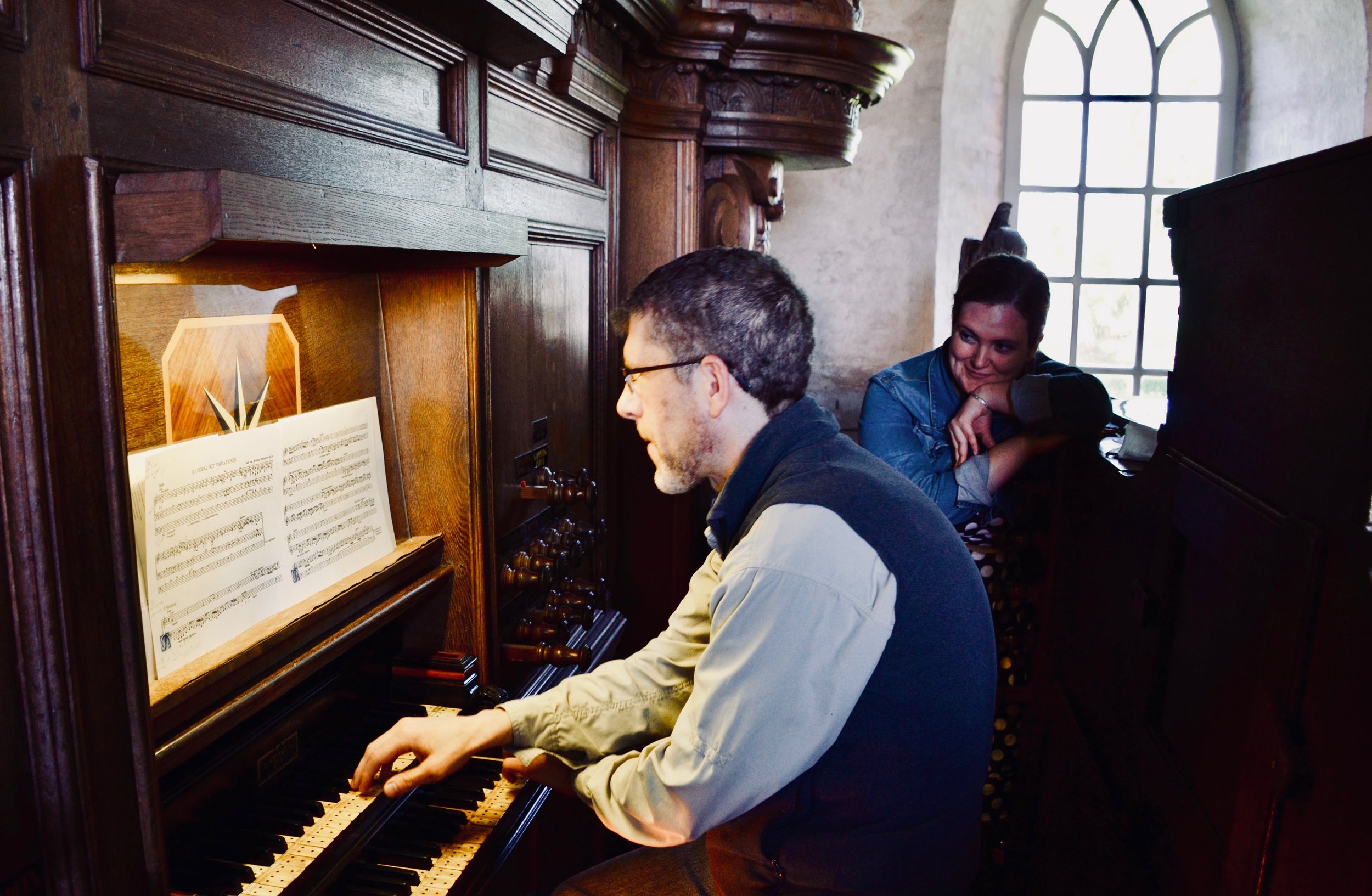  Chris Porter plays the Hinsz Organ in Leens, Holland. 