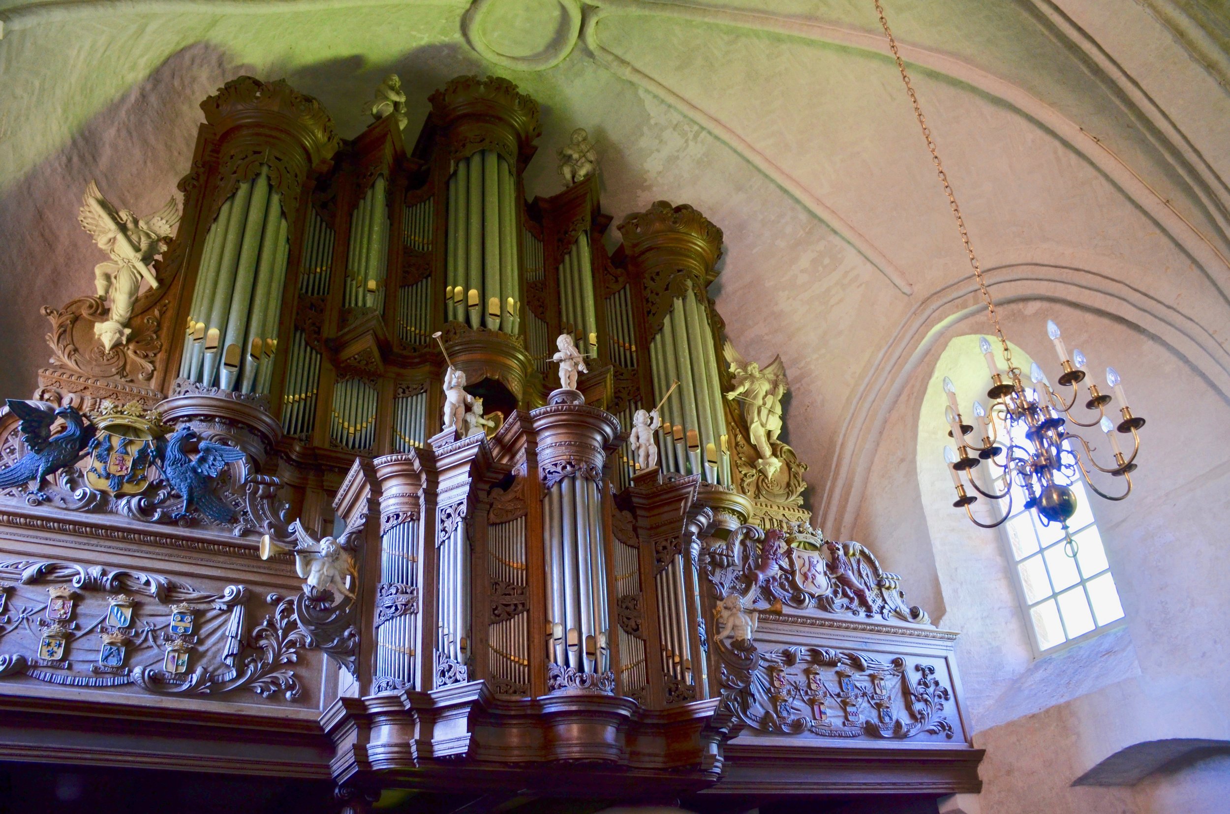  The 1733 Hinsz Organ, Leens, Holland.  