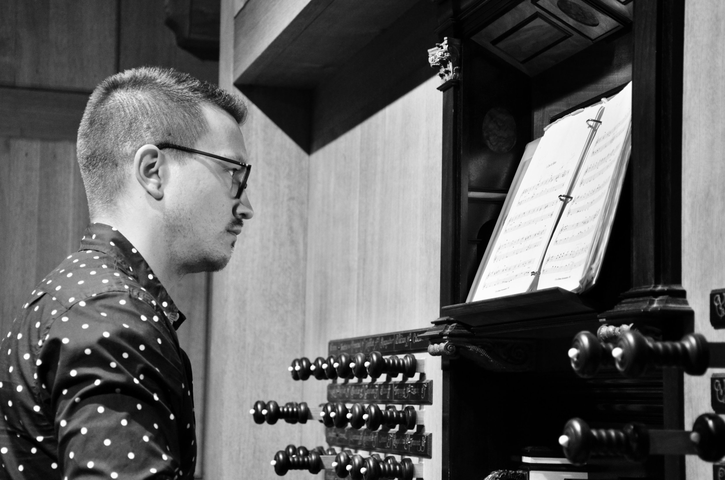  Corey De Tar plays the 2000 GoART North German Baroque Research Organ in Örgryte New Church, Göteborg, Sweden. 