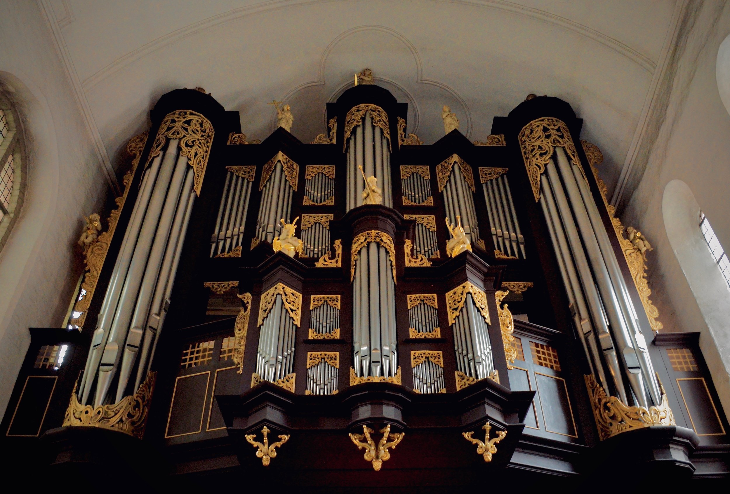 1669–73 Huß/Schnitger organ in St. Cosmæ, Stade. Boston Organ Studio.