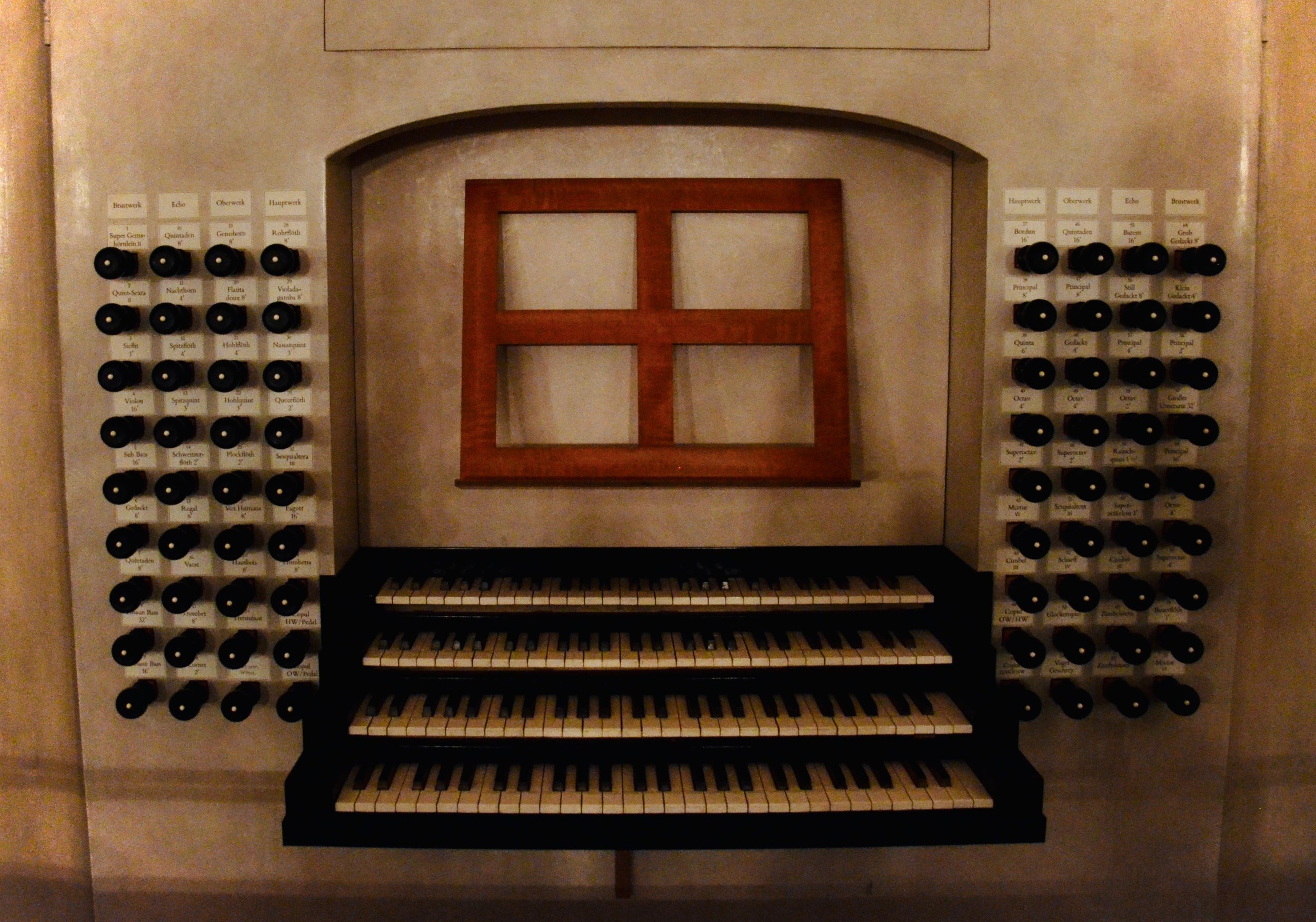 Console, 2000 Woehl “Bach Organ,” Thomaskirche, Leipzig.