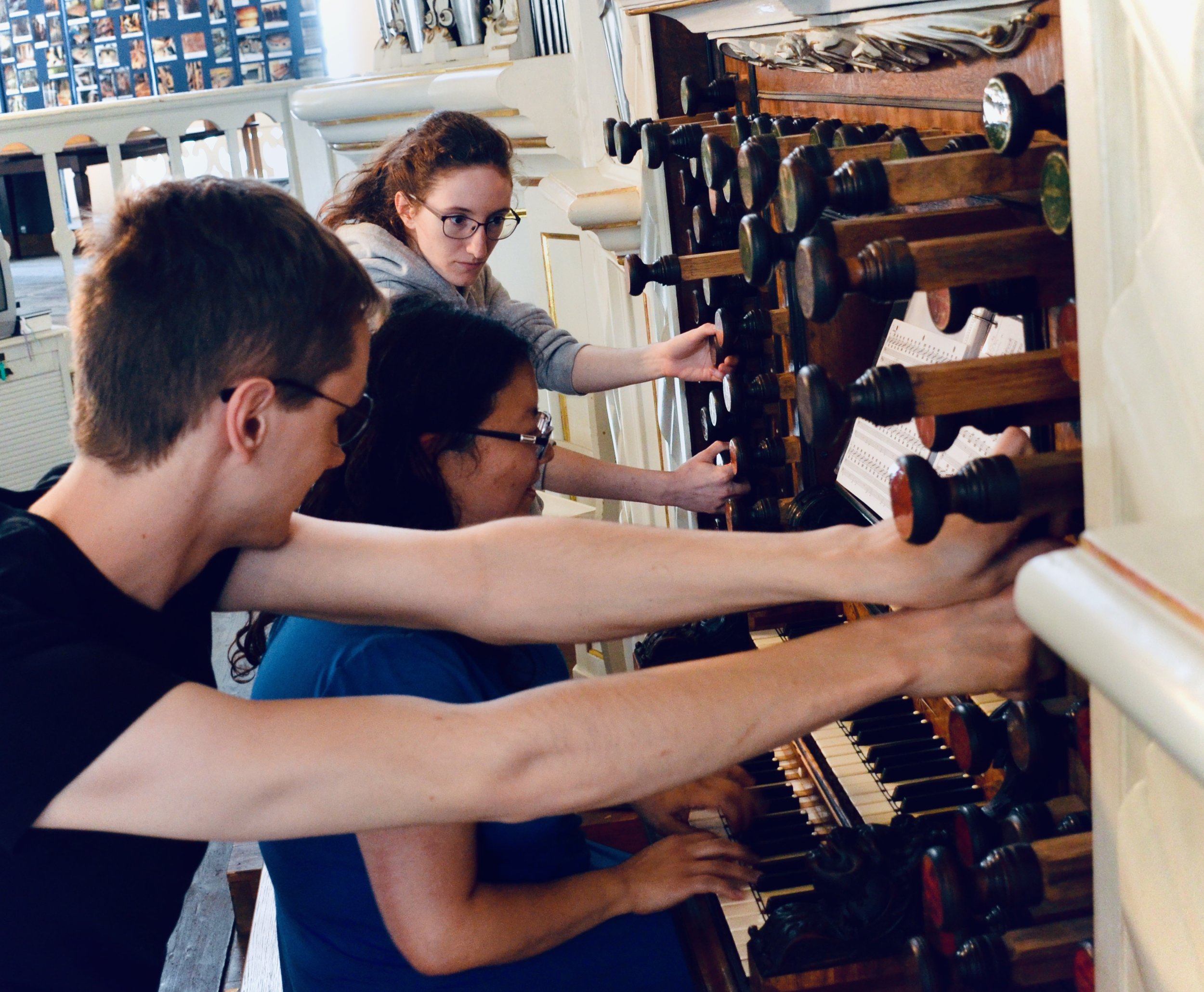 Jennifer Hsiao plays the 1730 Trost Organ, Stadtkirche, Waltershausen, assisted by Alex Ross and Rosemarie Tougas.