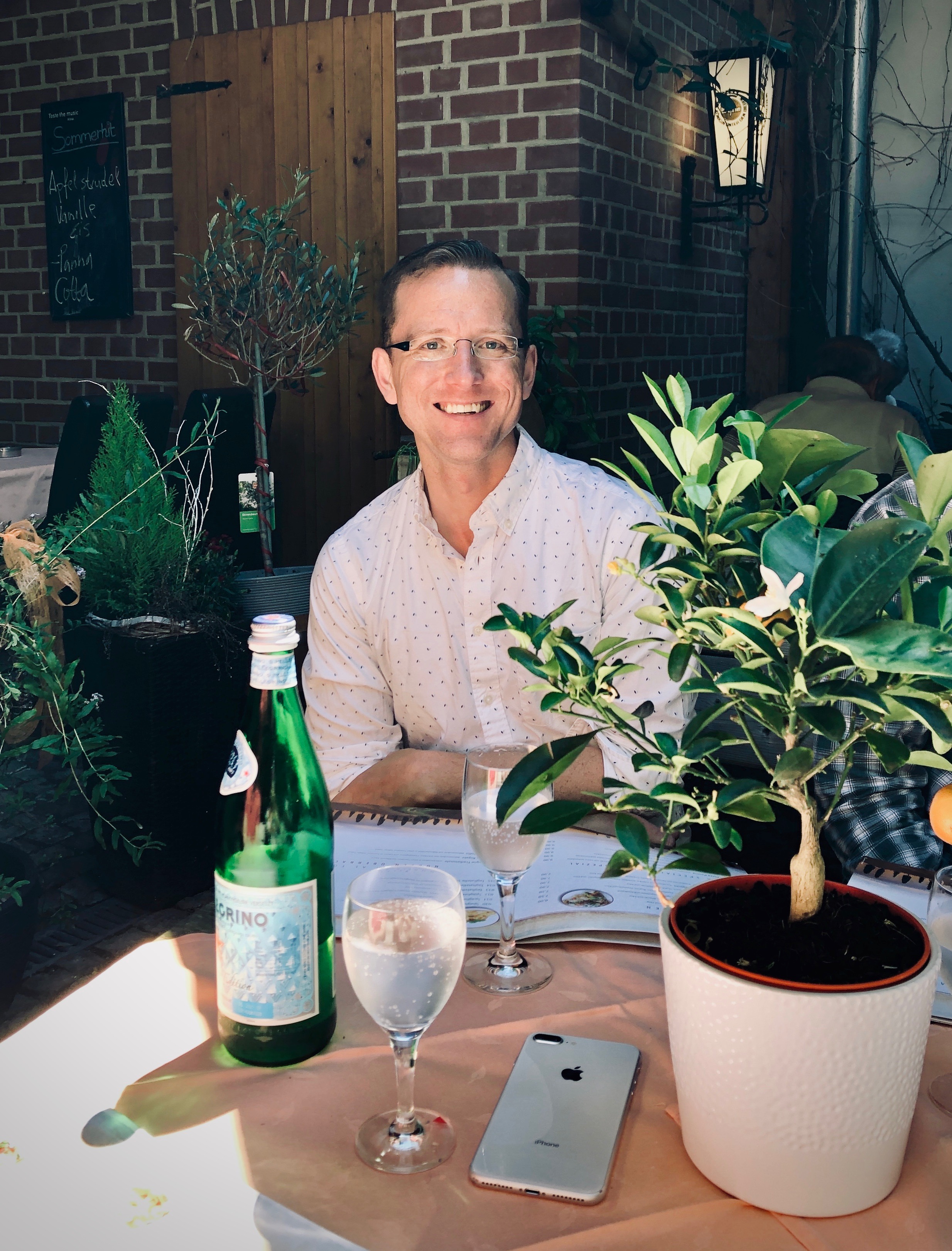 Chris enjoys lunch in Waltershausen.
