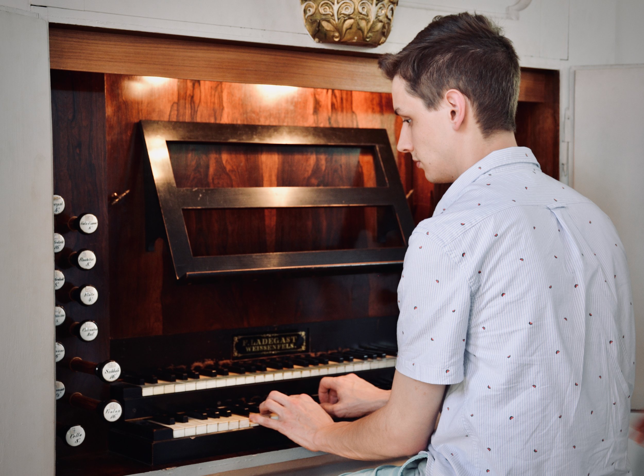  Alex Ross plays the 1869 Ladegast Organ, Marien-Magdalenen-Kirche, Naumburg. 