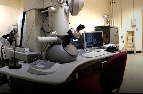 High-resolution transmission electron microscopy (HRTEM)