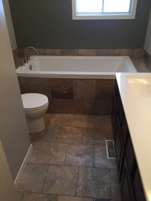 Ashley bath reno (2).JPG