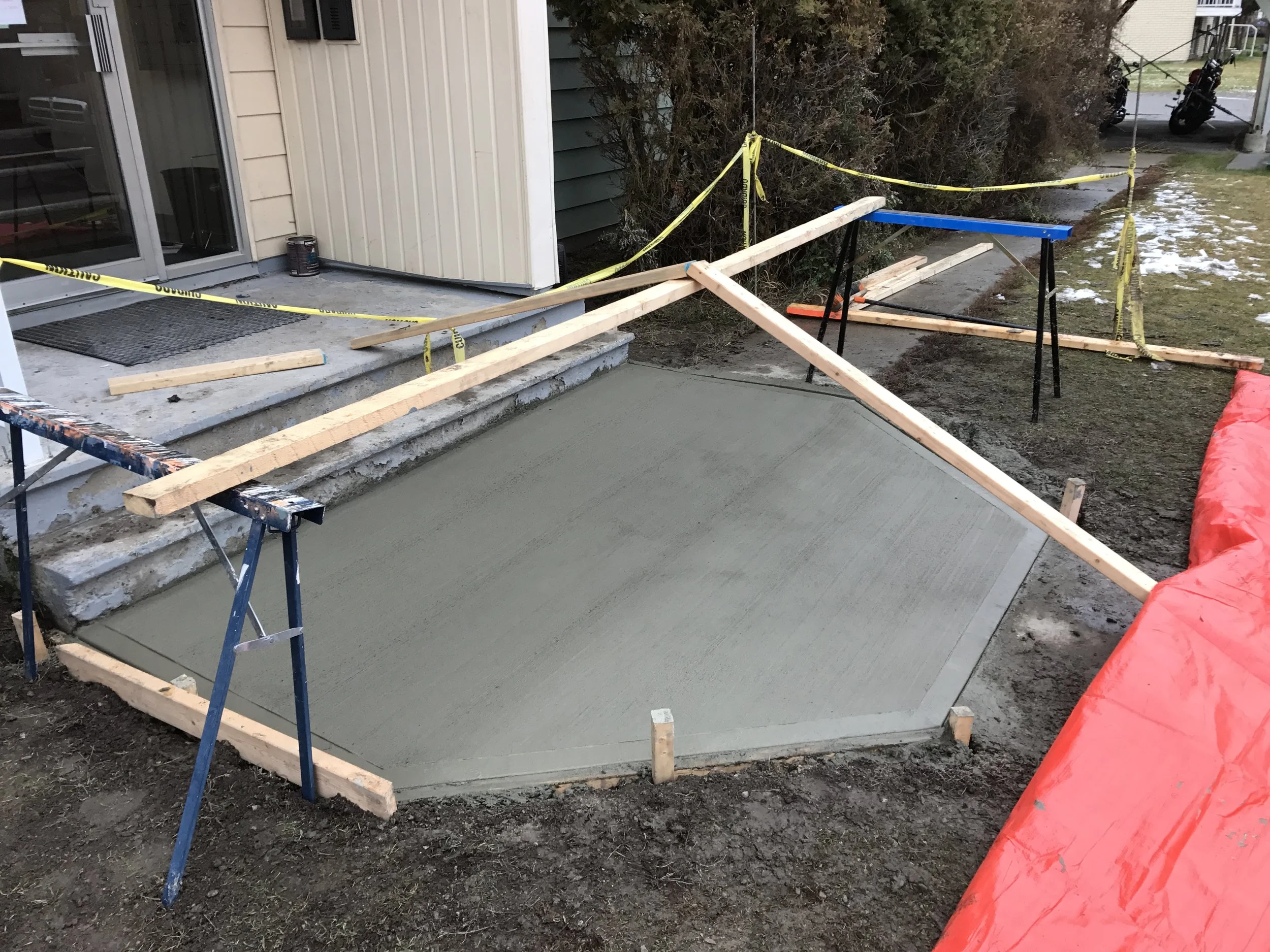 Apartment Complex Front Pads Concrete (2).JPG