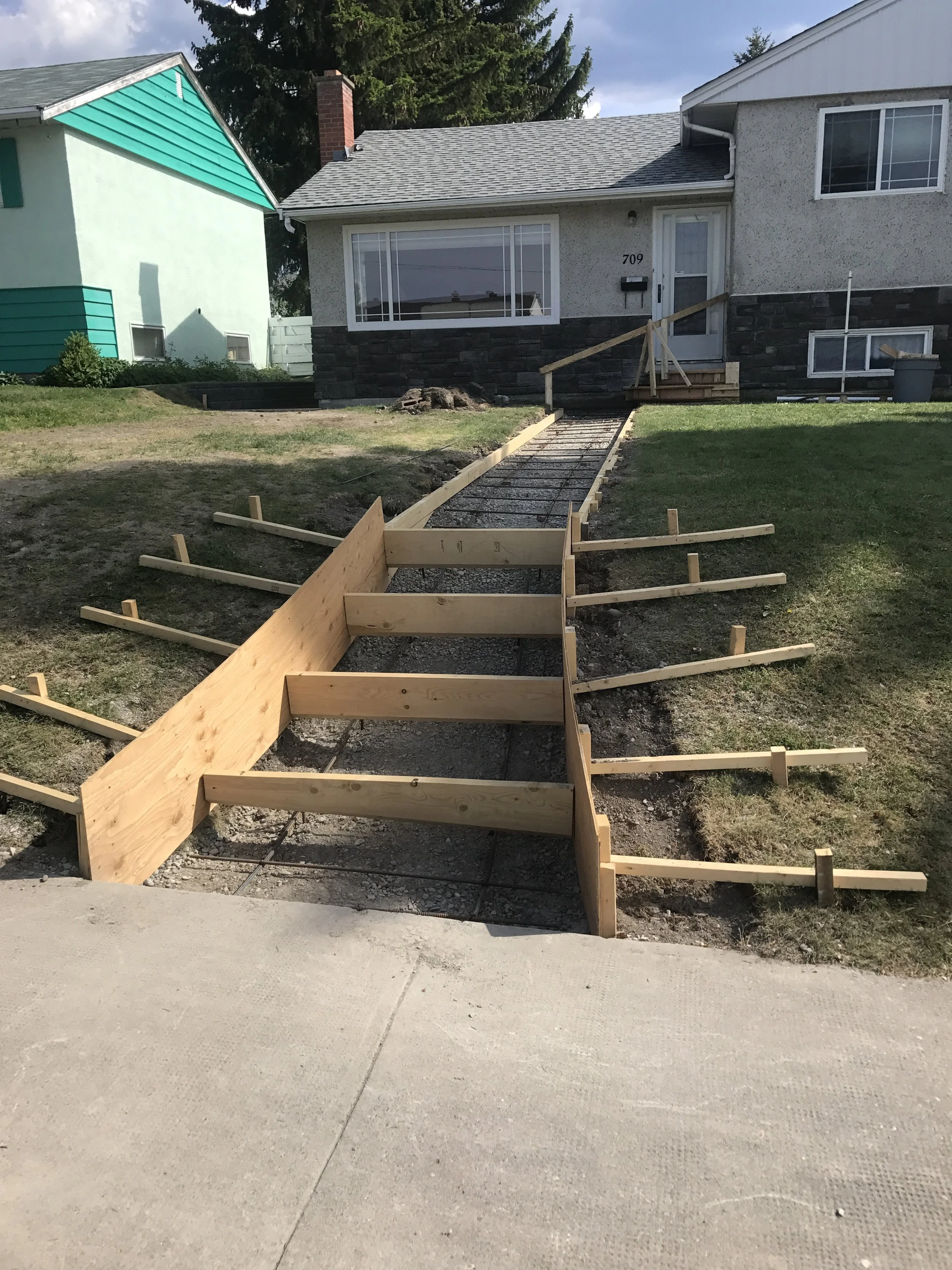 stamped concrete walk way before (4).JPG