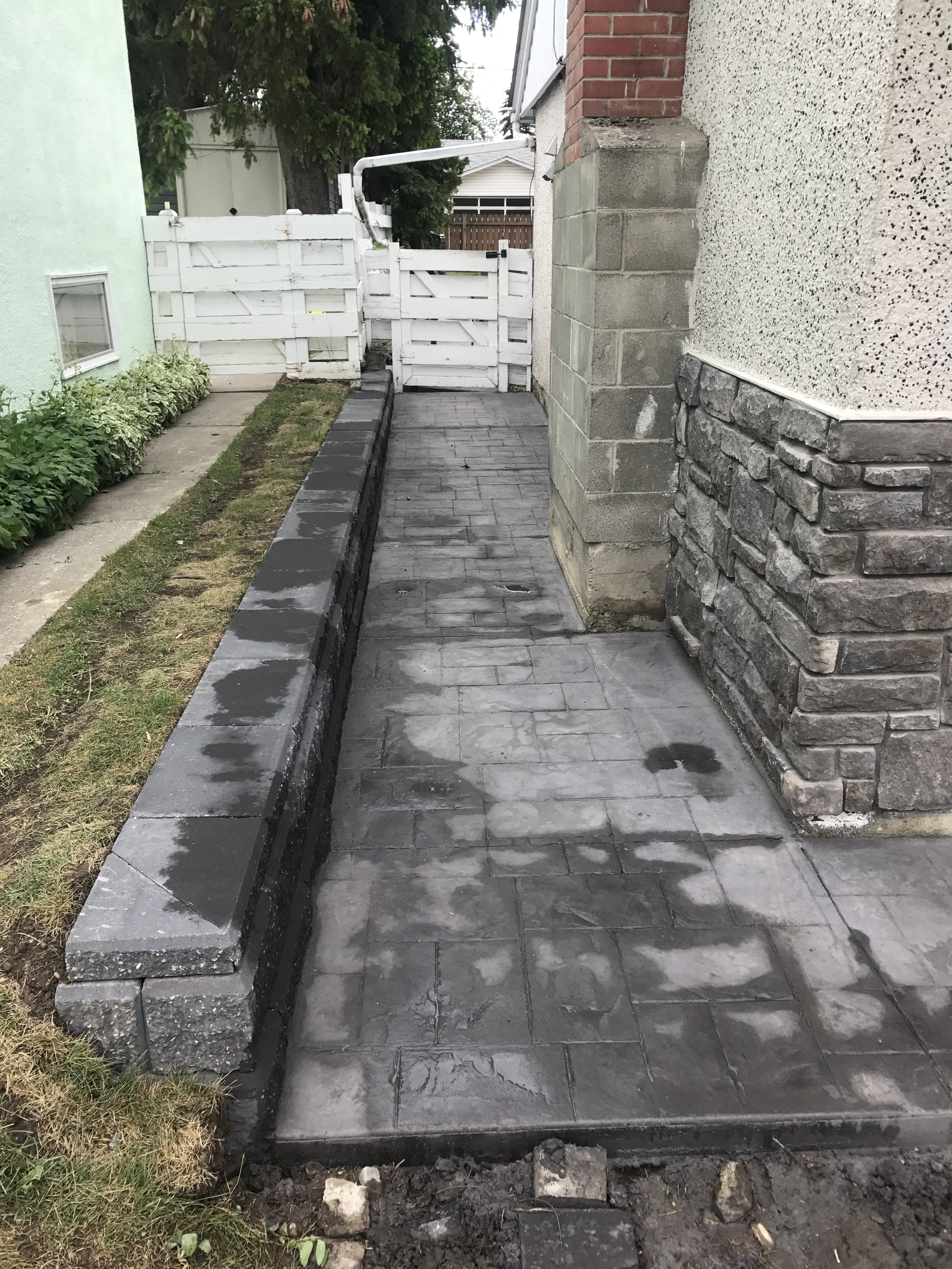 stamped concrete walkway (2).JPG