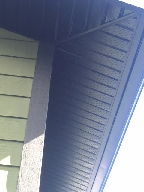 logan soffit corner.JPG
