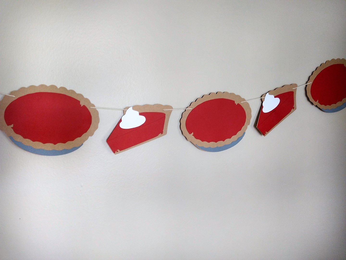 pumpkin pie garland.jpg