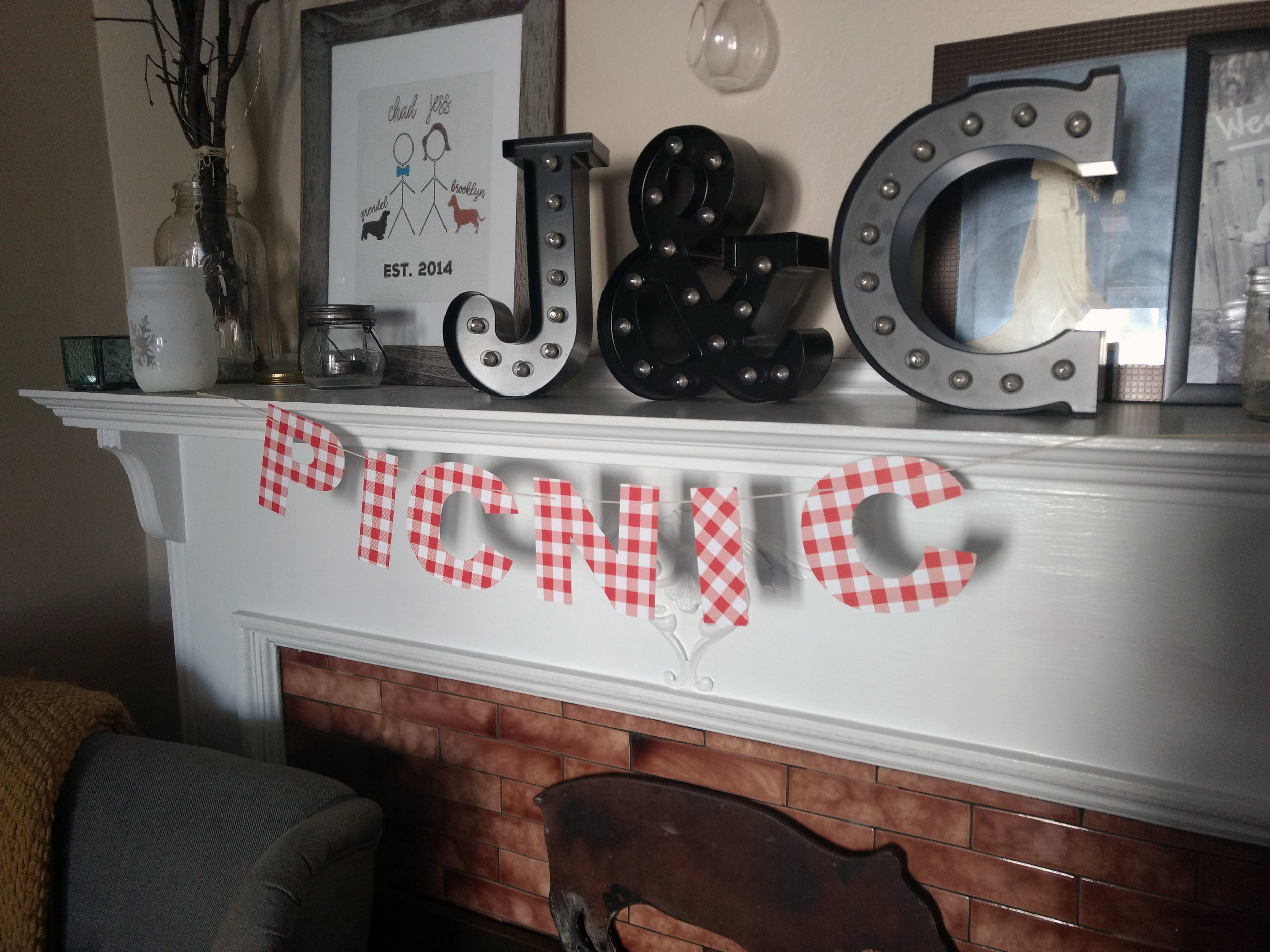 picnic garland fireplace 2.jpg