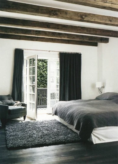 bedroomwithbeams1