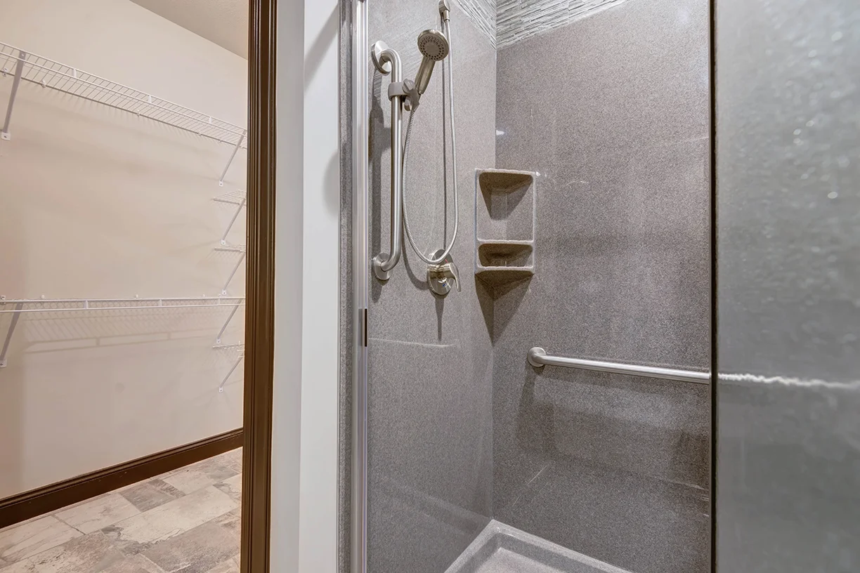 web Tera Vera master bathroom 3.jpg