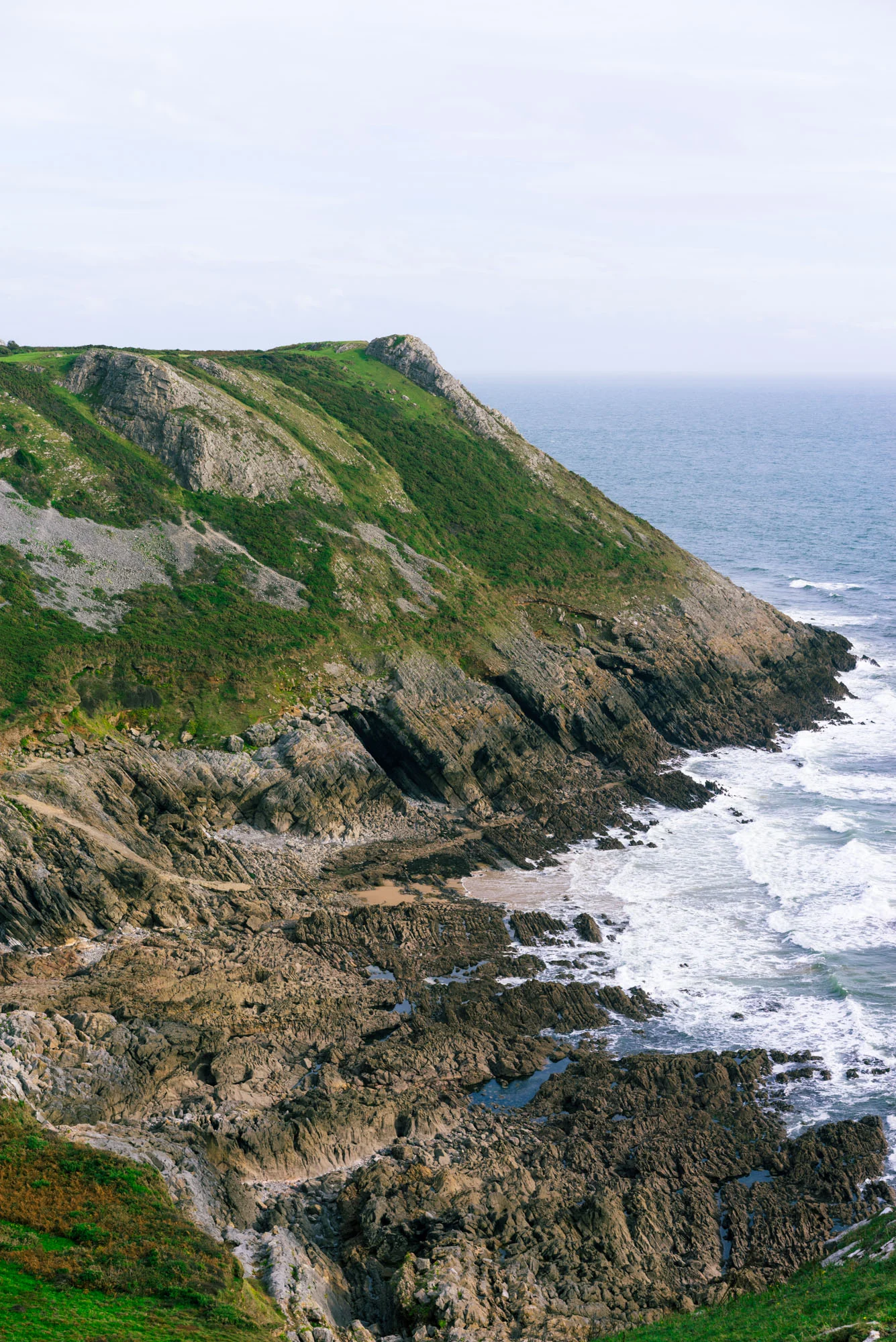 Hike at Three Cliffs Bay