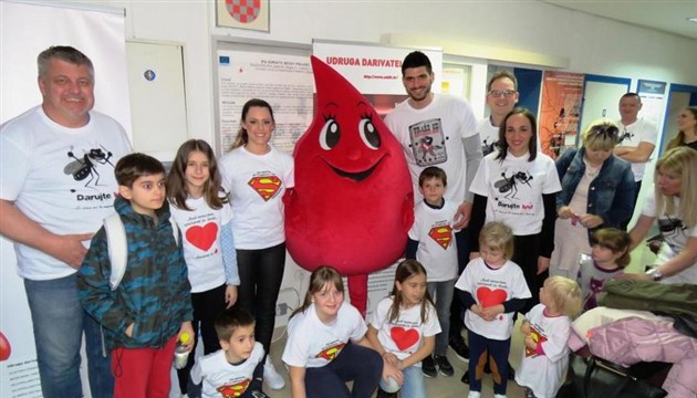 darivanje krvi Petrova 3 crvenkapljica.JPG