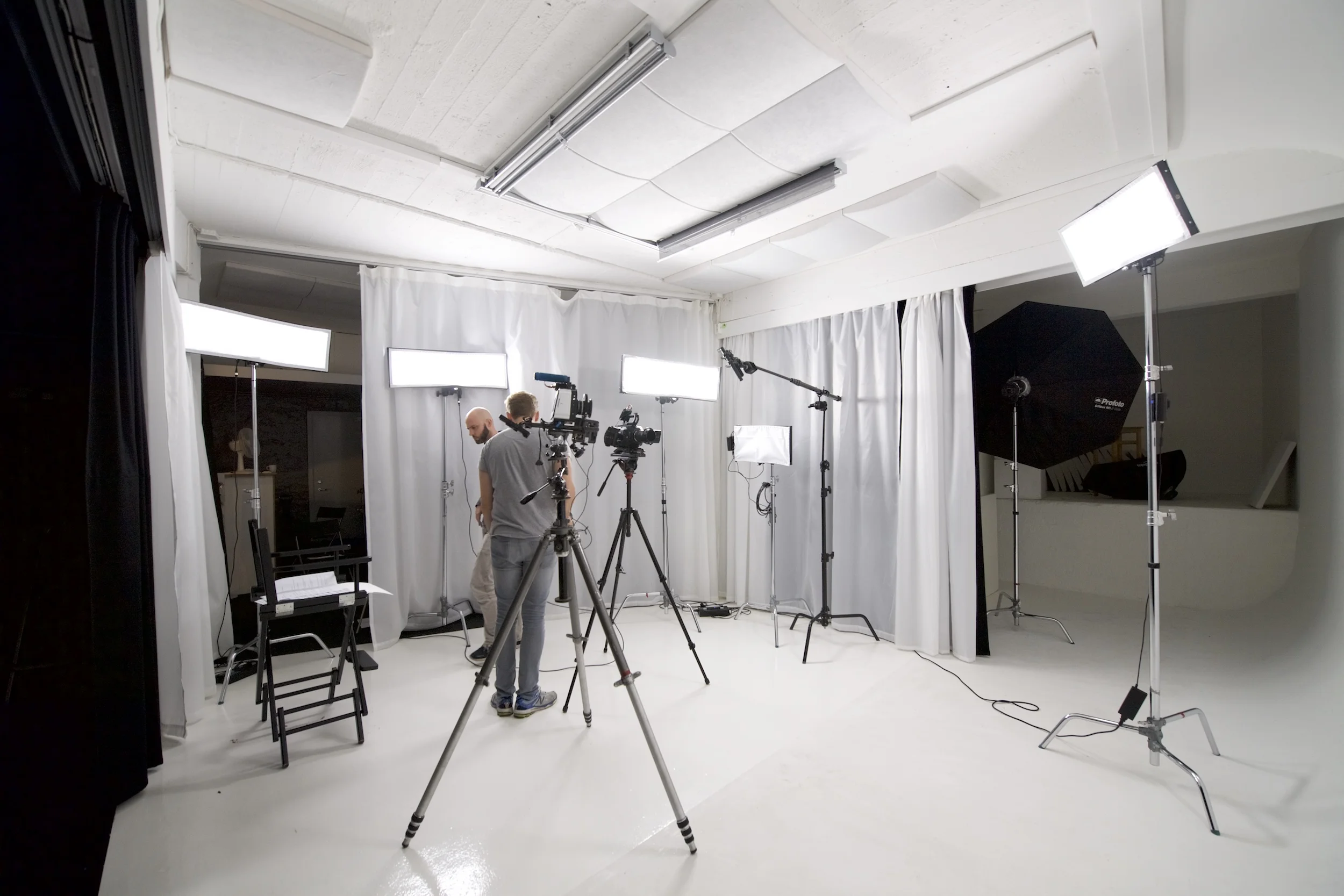 Eksempel på rigg for video i studio hvit