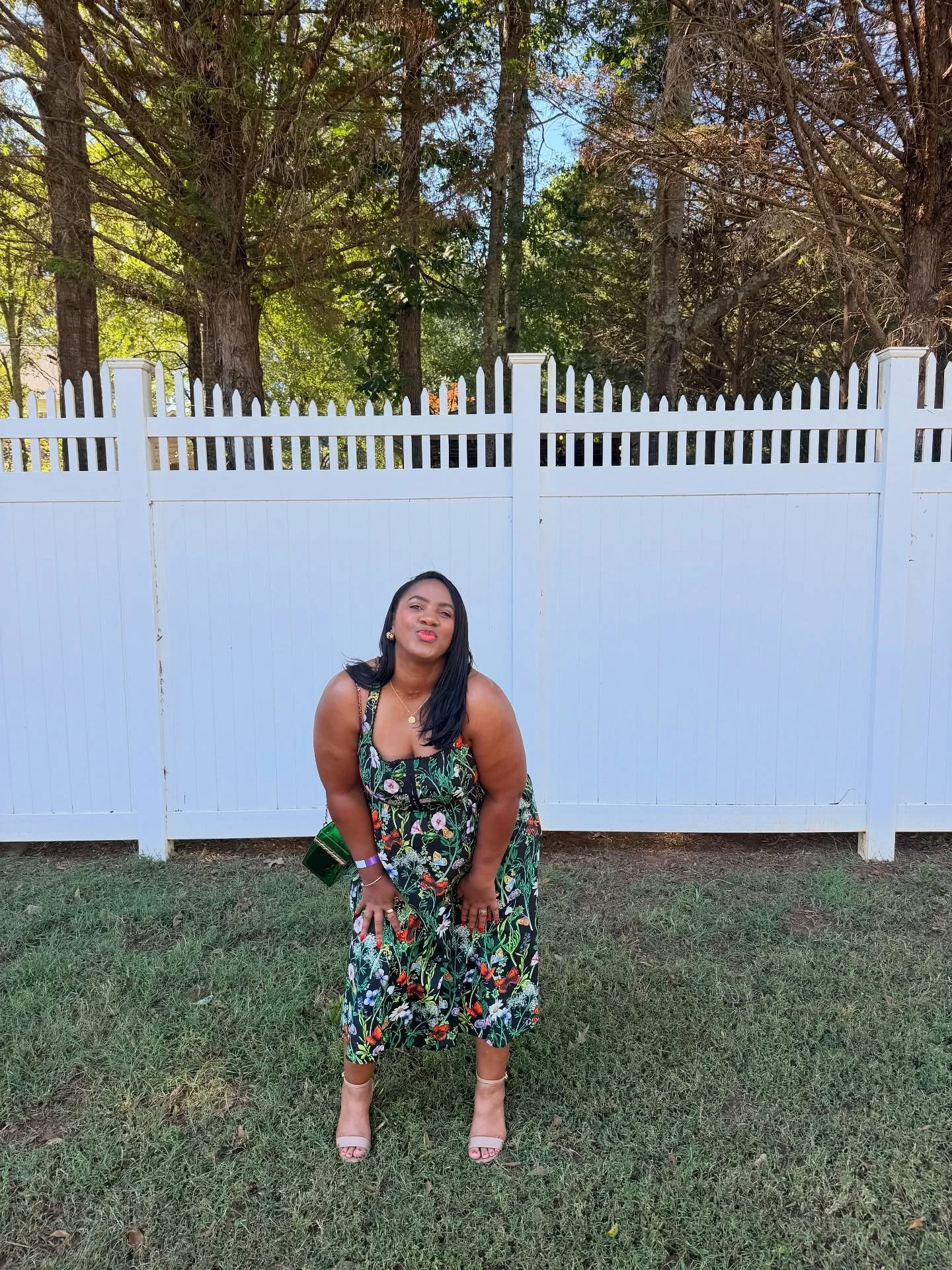 Wildflowers don&rsquo;t care where they grow. -Dolly P. 🪻🪷🌱

Had a beautiful time at the 90&rsquo;s R&amp;B Brunch hosted by @cdcoevents. The food was amazing, the music was nostalgic, the weather was giving a Sunday in Autumn 🍁🍂, and Black wome