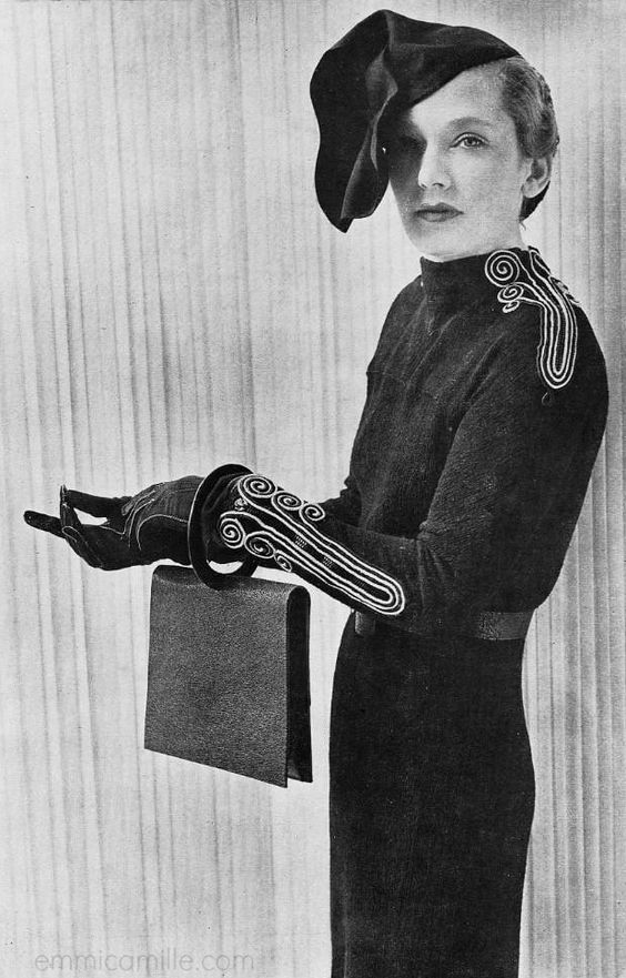 schaparelli 1935.jpg