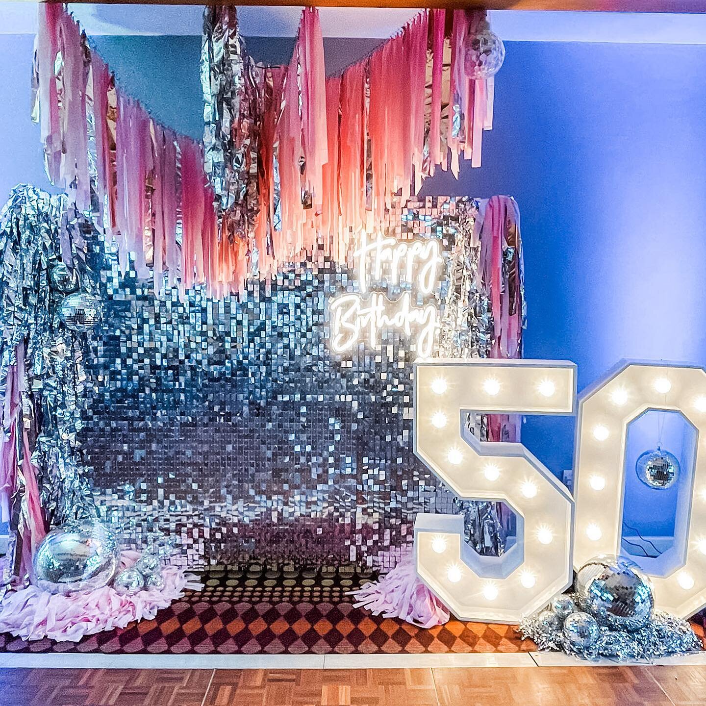 Turning 50 in style! 🎉 

Check out our stunning shimmer wall, chic bangs, letter light &amp; neon light decor for the ultimate milestone celebration! 😍

Turning 50 calls for a celebration to remember and we definitely created the perfect backdrop f