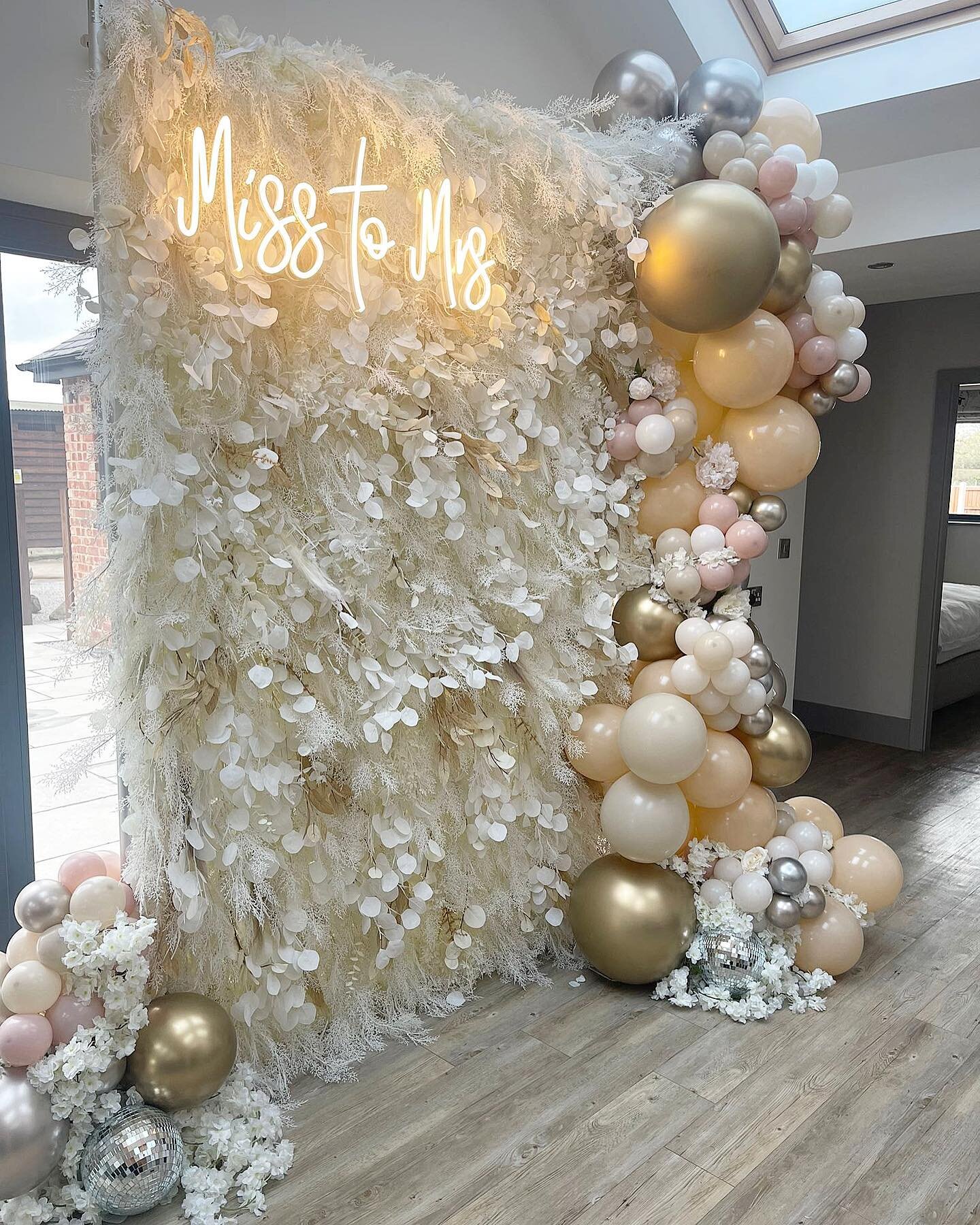 POV: Your friends book Love Lights The Way to elevate your hen doo celebration! 😍

We are giving you all the event inspo for your Hen Doo! Want a seriously stylish send off into married life?
Then our &lsquo;Miss to Mrs&rsquo; neon is a hen do must 