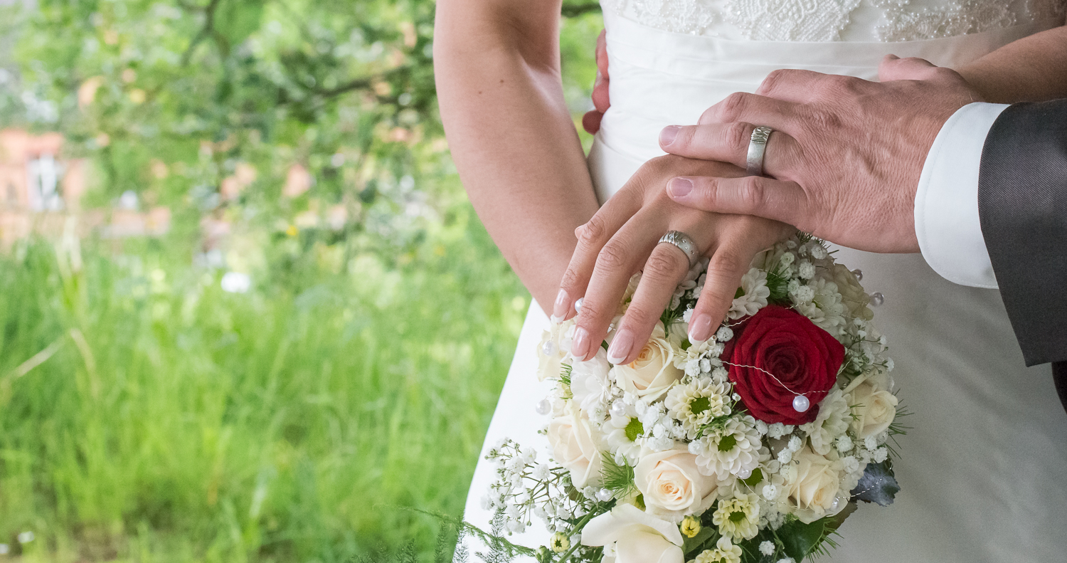 Foto, Hochzeit, Winterthur, Hochzeitsfotografie, Ringe, Schuhe, Hochzeitskleid, Brautkleid, Brautstrauss,  photo-unger.com