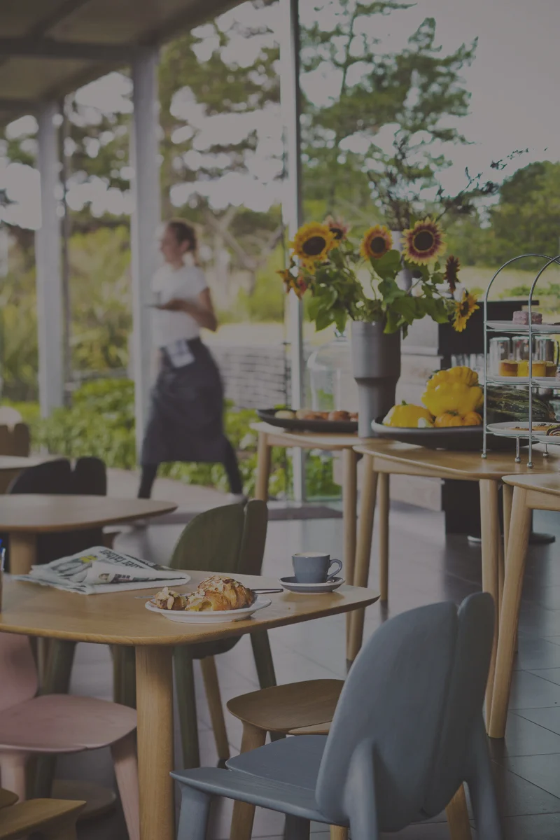 A_170113NZHBMPROVENANCE01_Dark copy.jpg