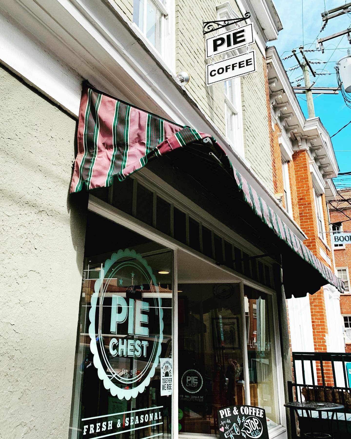 Back to an old favorite! The line (masked and socially distanced) in front of @thepiechest tells you all you need to know!
.
.
.
.
#microexperiences #micromoments #writersofinsta #travelwriters  #wanderlust #slowtravel #travelandleisure #travelsecret