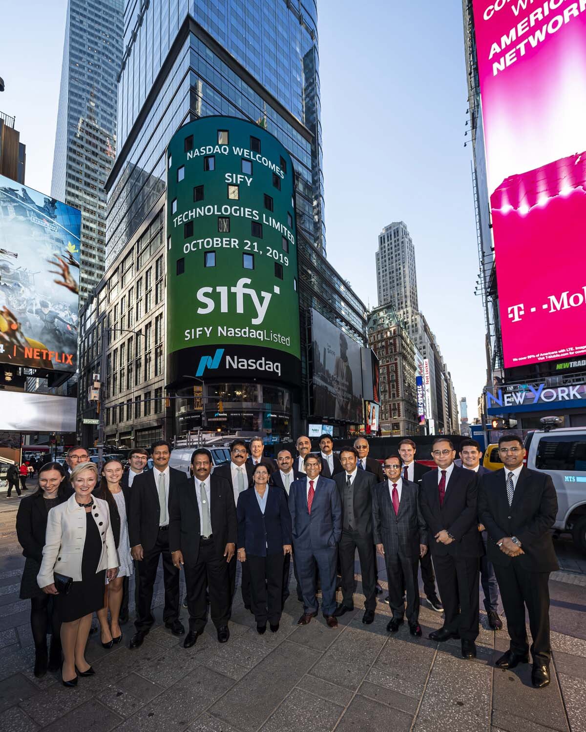  Group photo and Nasdaq Opening bell photographer in New York City 