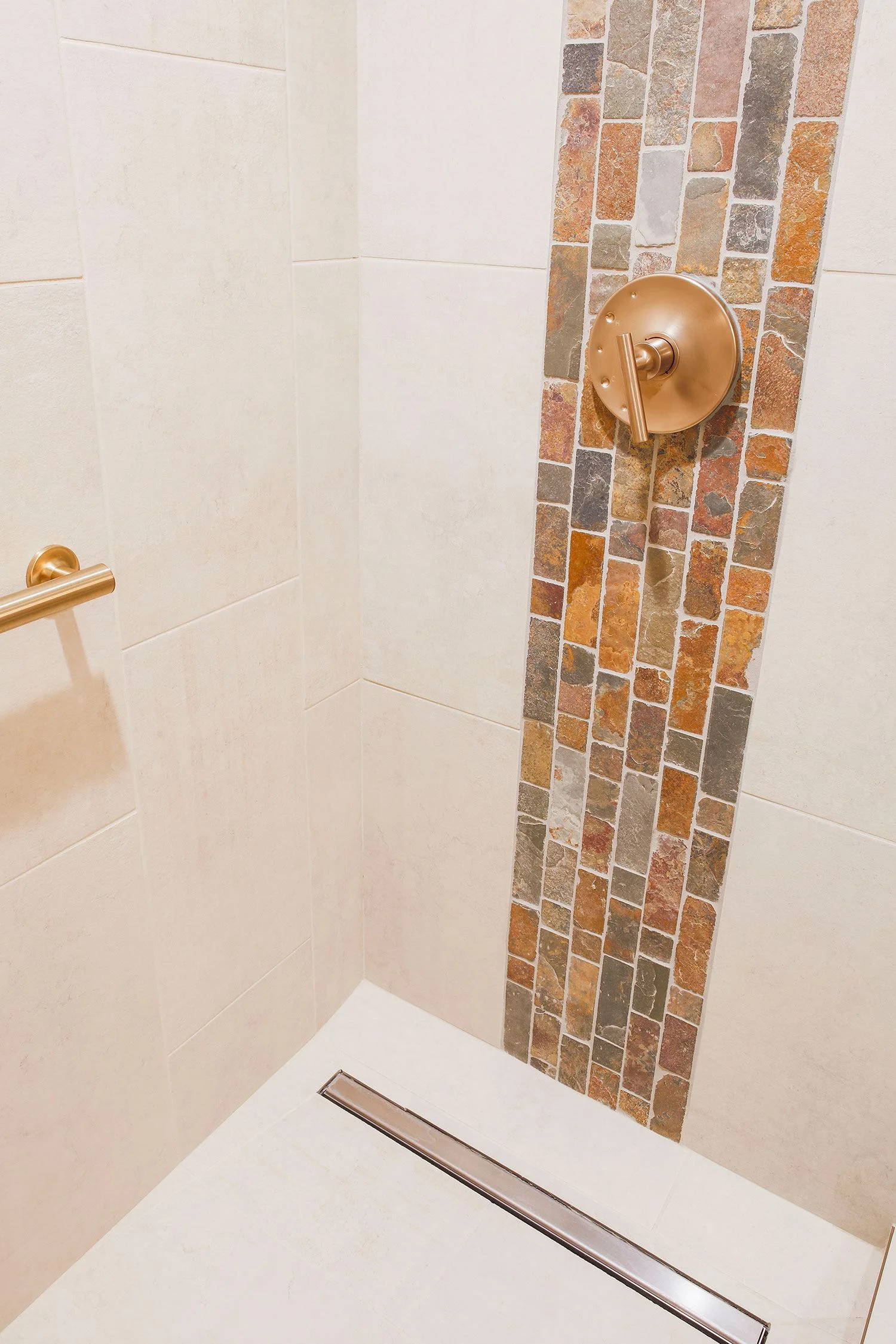 rustic-basement-bath-floor-to-wall-tile-shower.jpg