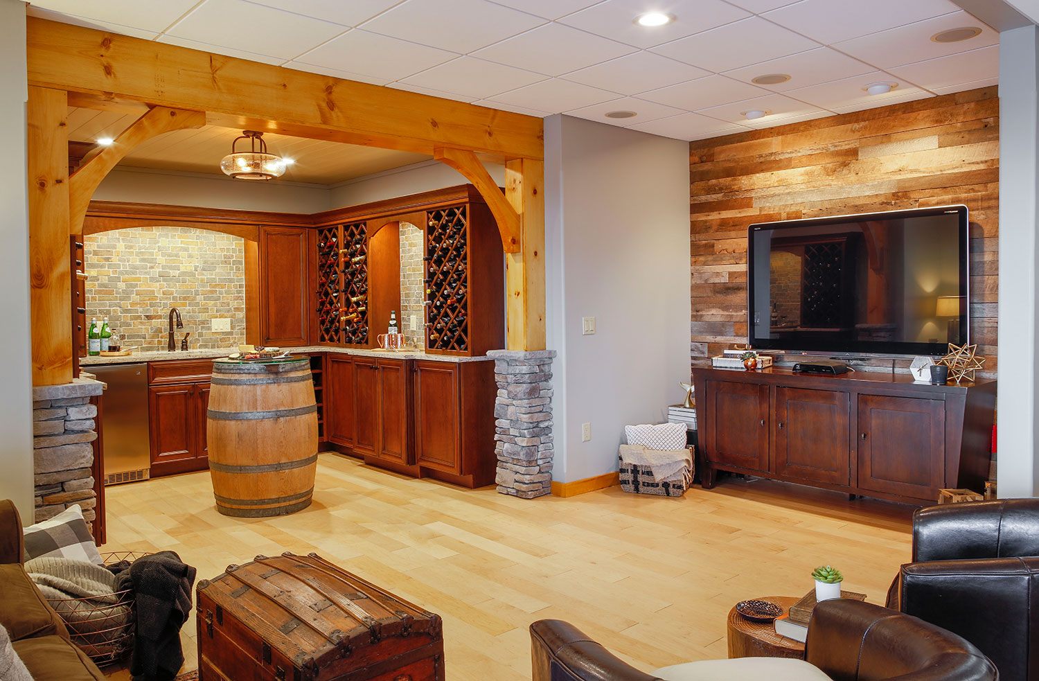 rustic-basement-open-layout-bar-living-room.jpg
