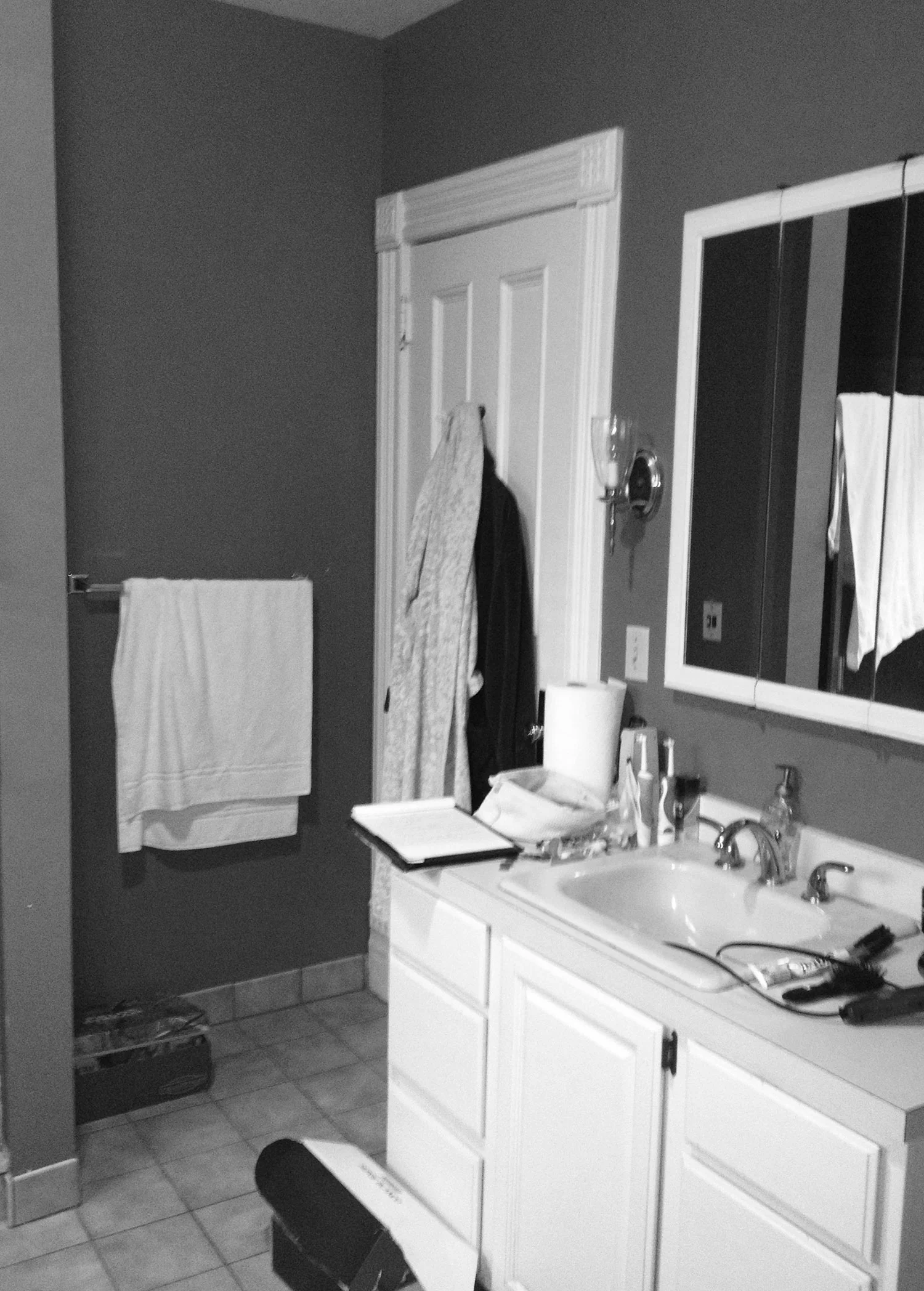 ensuite-bath-before-vanity.jpg
