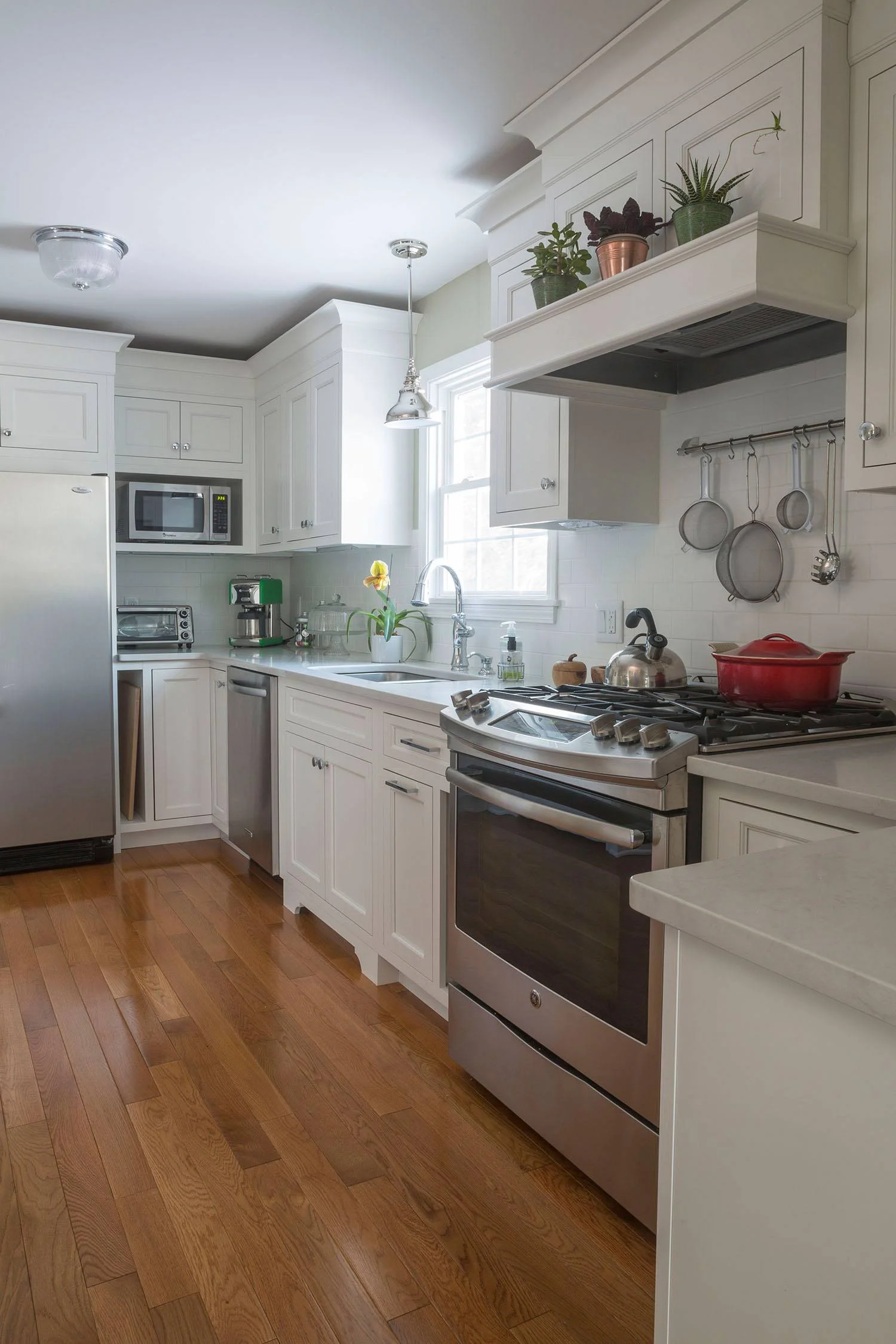 classic-ivory-kitchen-stovetop-sink.jpg