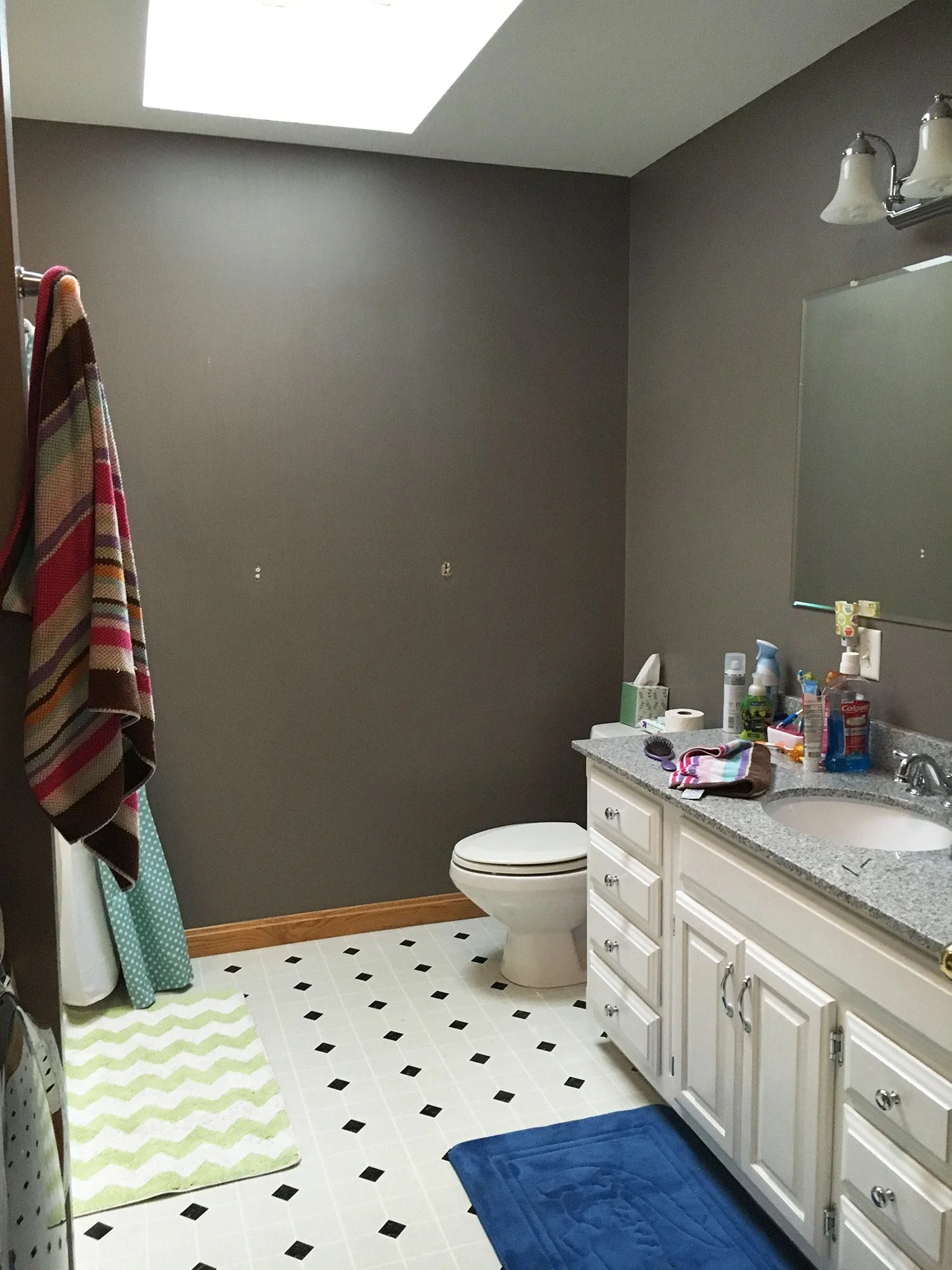 bath-with-laundry-before.jpg