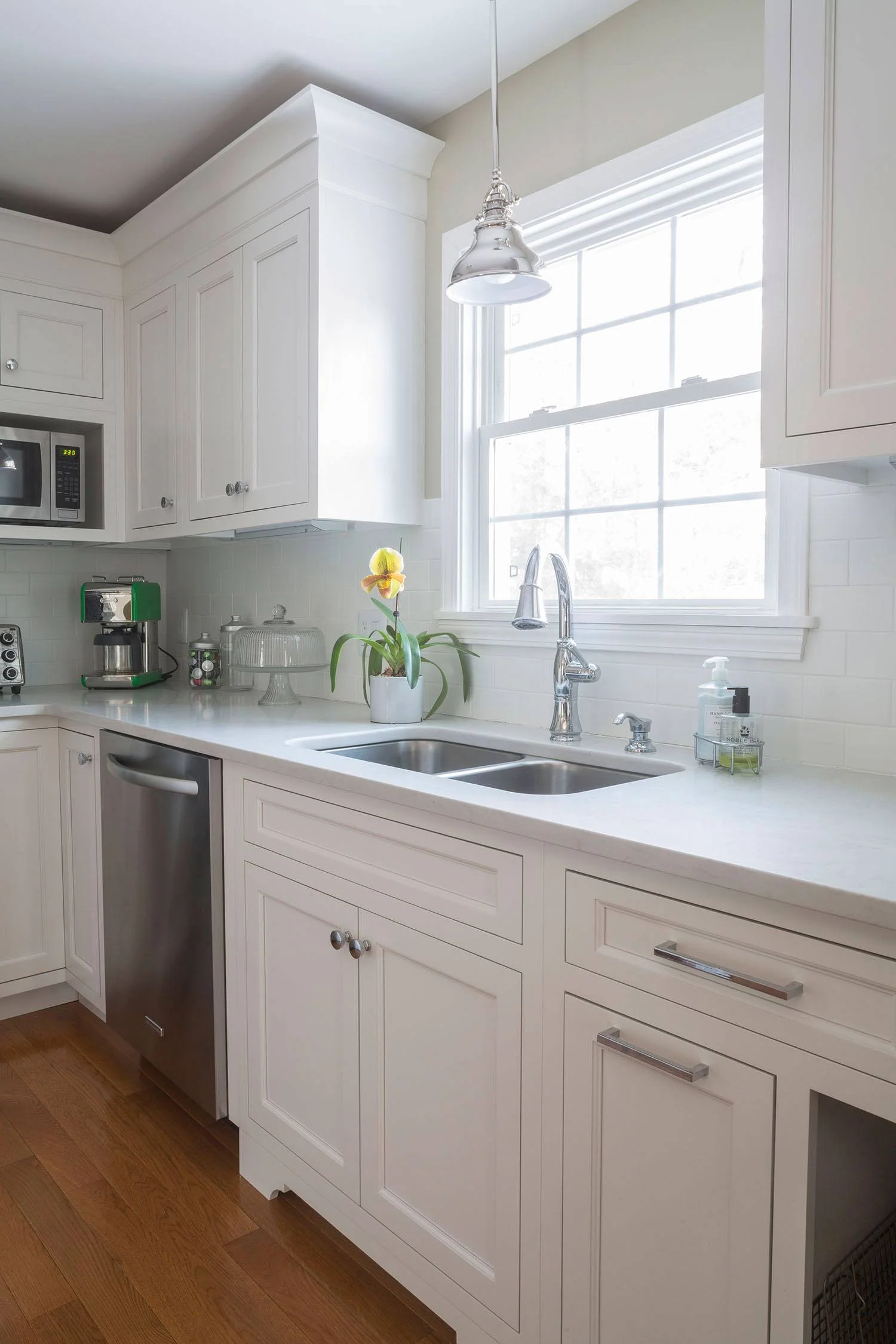classic-ivory-kitchen-dual-sinks.jpg